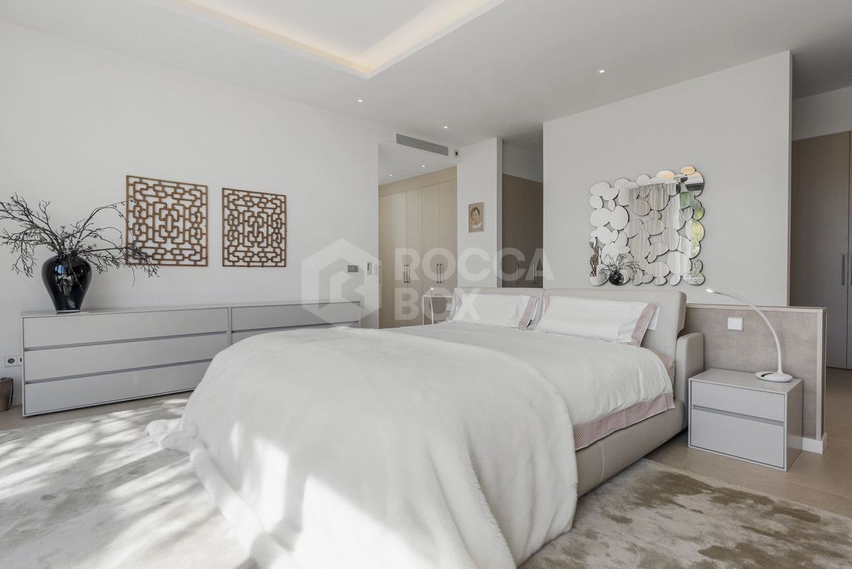 Villa for sale in Benahavis