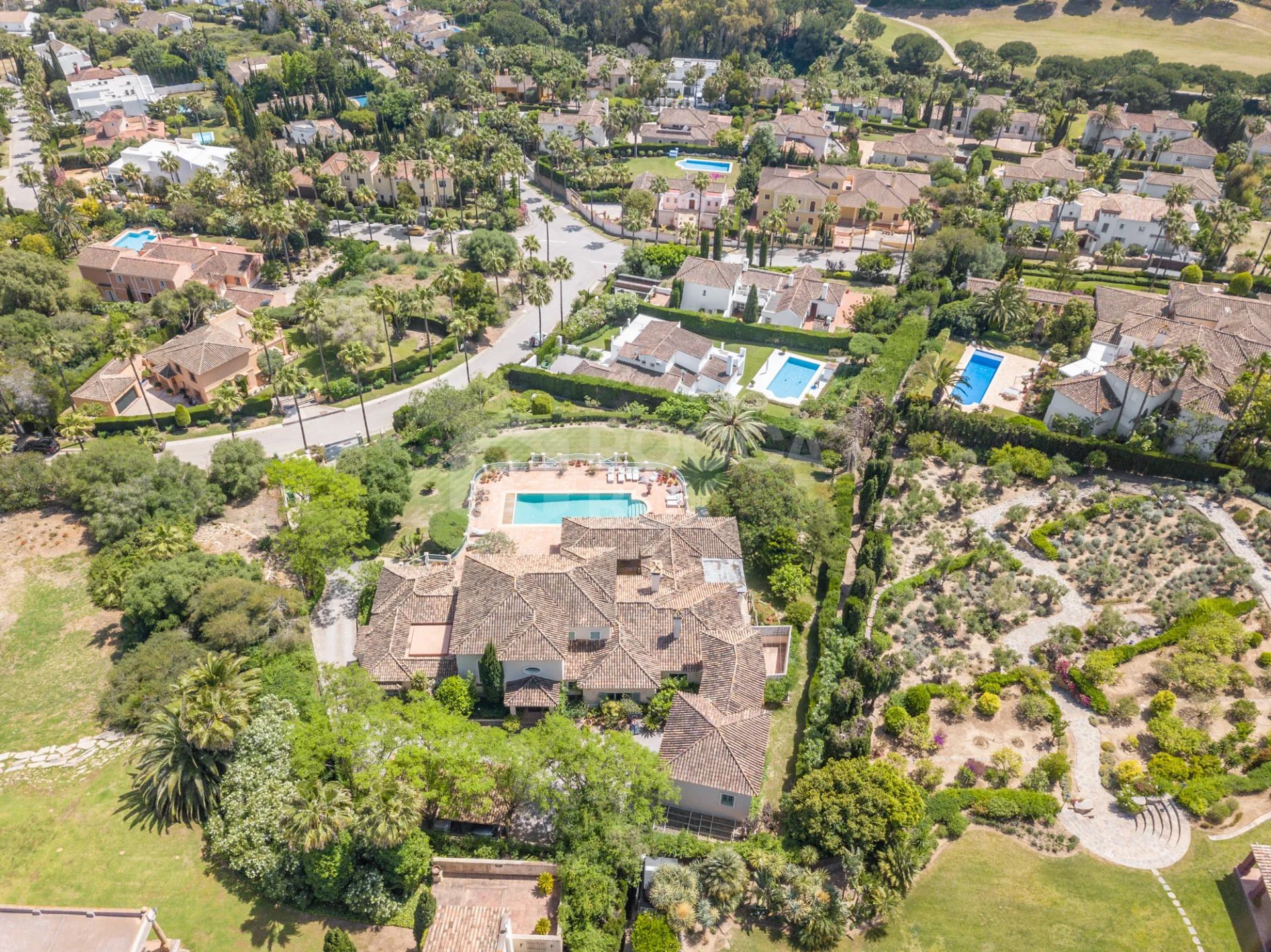 Spacious 9-Bedroom Villa with Panoramic Views in Sotogrande Alto