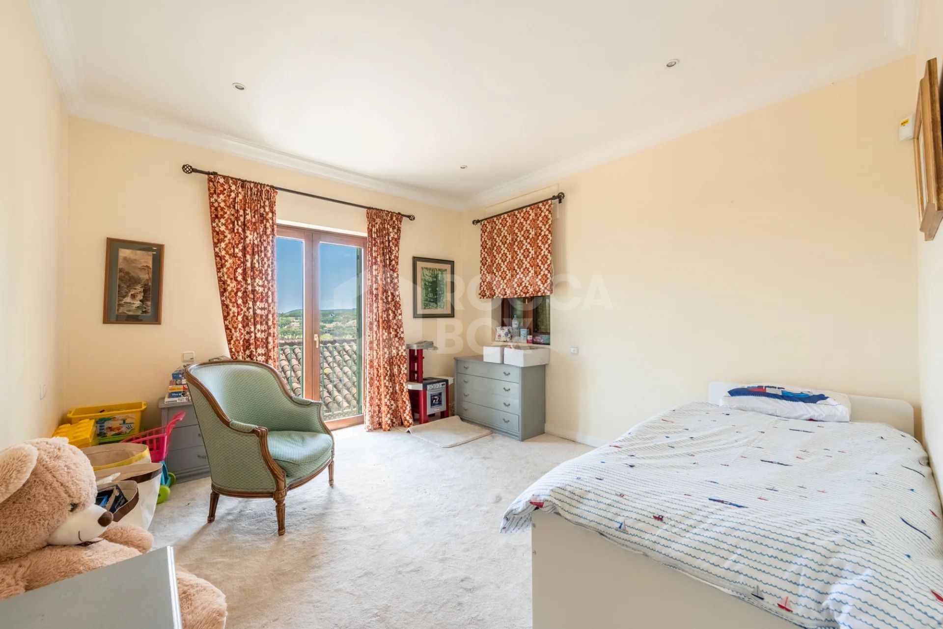 Spacious 9-Bedroom Villa with Panoramic Views in Sotogrande Alto