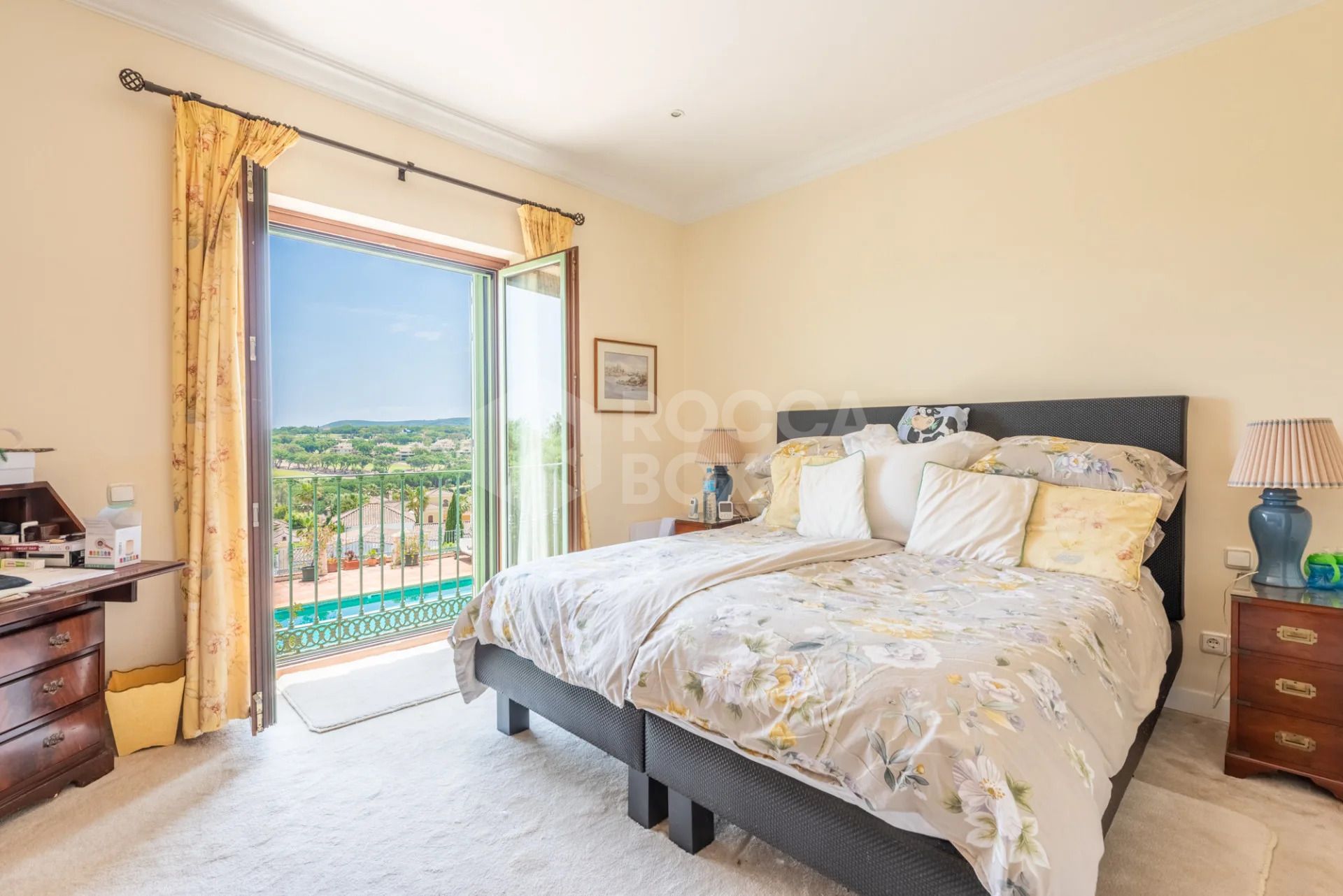 Spacious 9-Bedroom Villa with Panoramic Views in Sotogrande Alto
