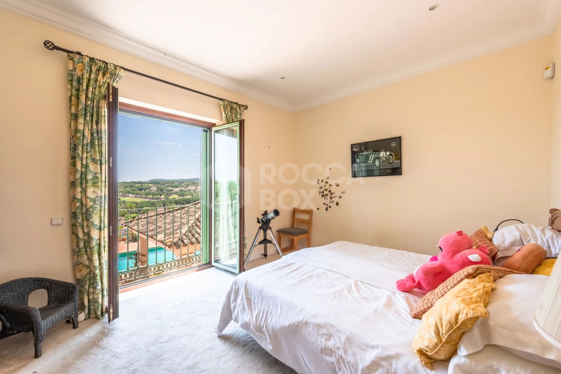 Spacious 9-Bedroom Villa with Panoramic Views in Sotogrande Alto