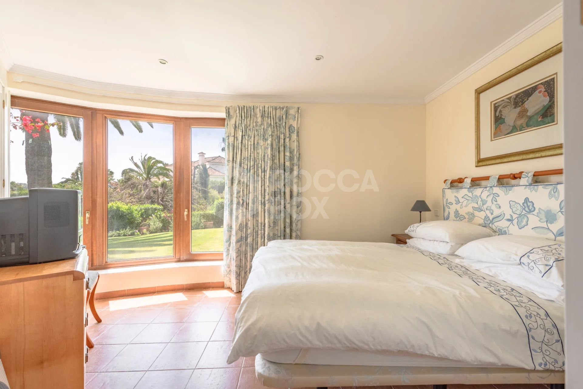 Spacious 9-Bedroom Villa with Panoramic Views in Sotogrande Alto