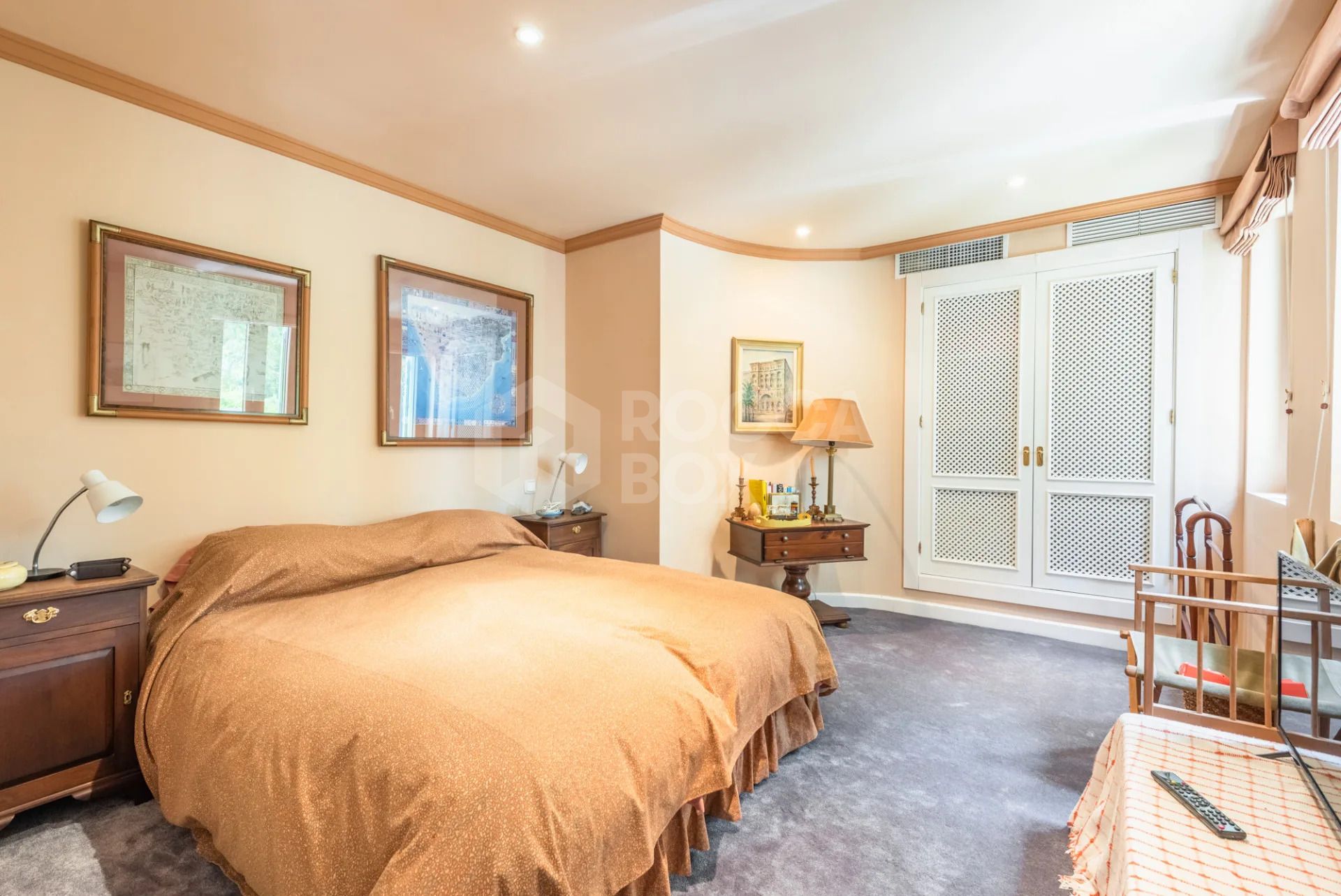 Spacious 9-Bedroom Villa with Panoramic Views in Sotogrande Alto