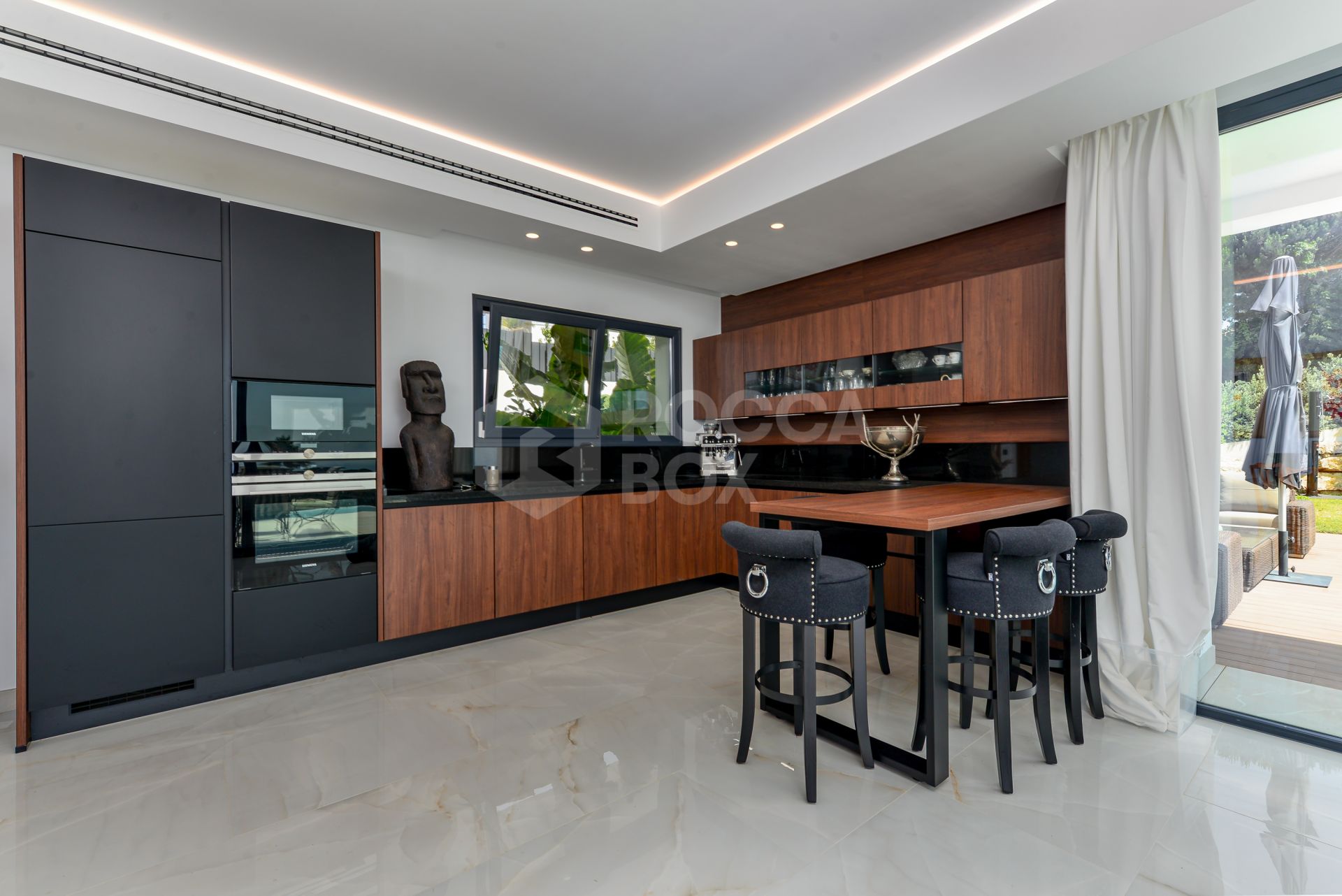 Luxury Villa with Panoramic Sea Views in La Paloma, Manilva