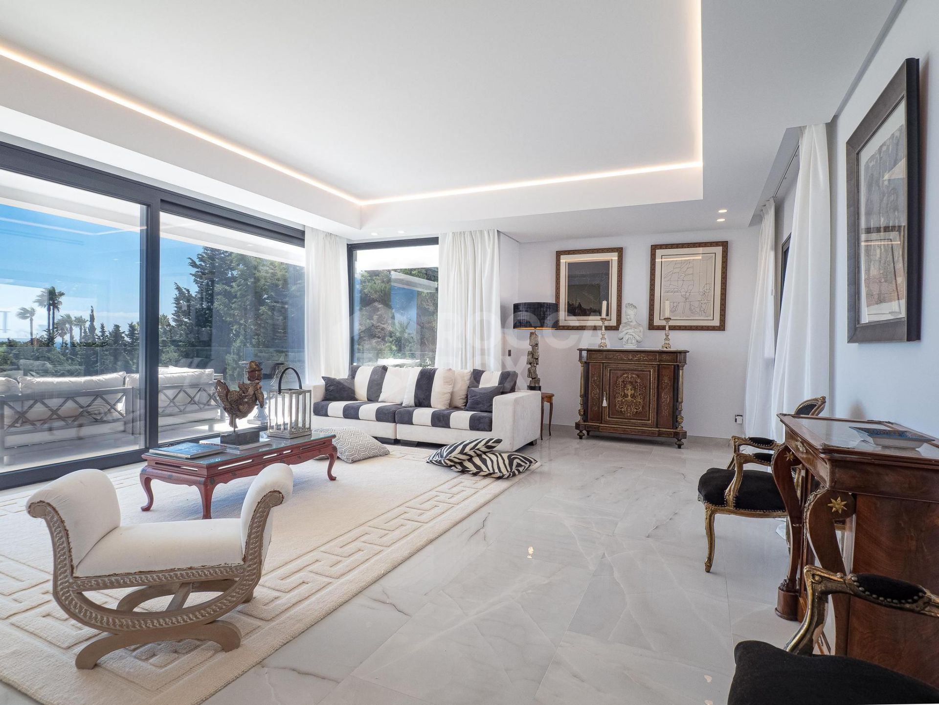 Luxury Villa with Panoramic Sea Views in La Paloma, Manilva