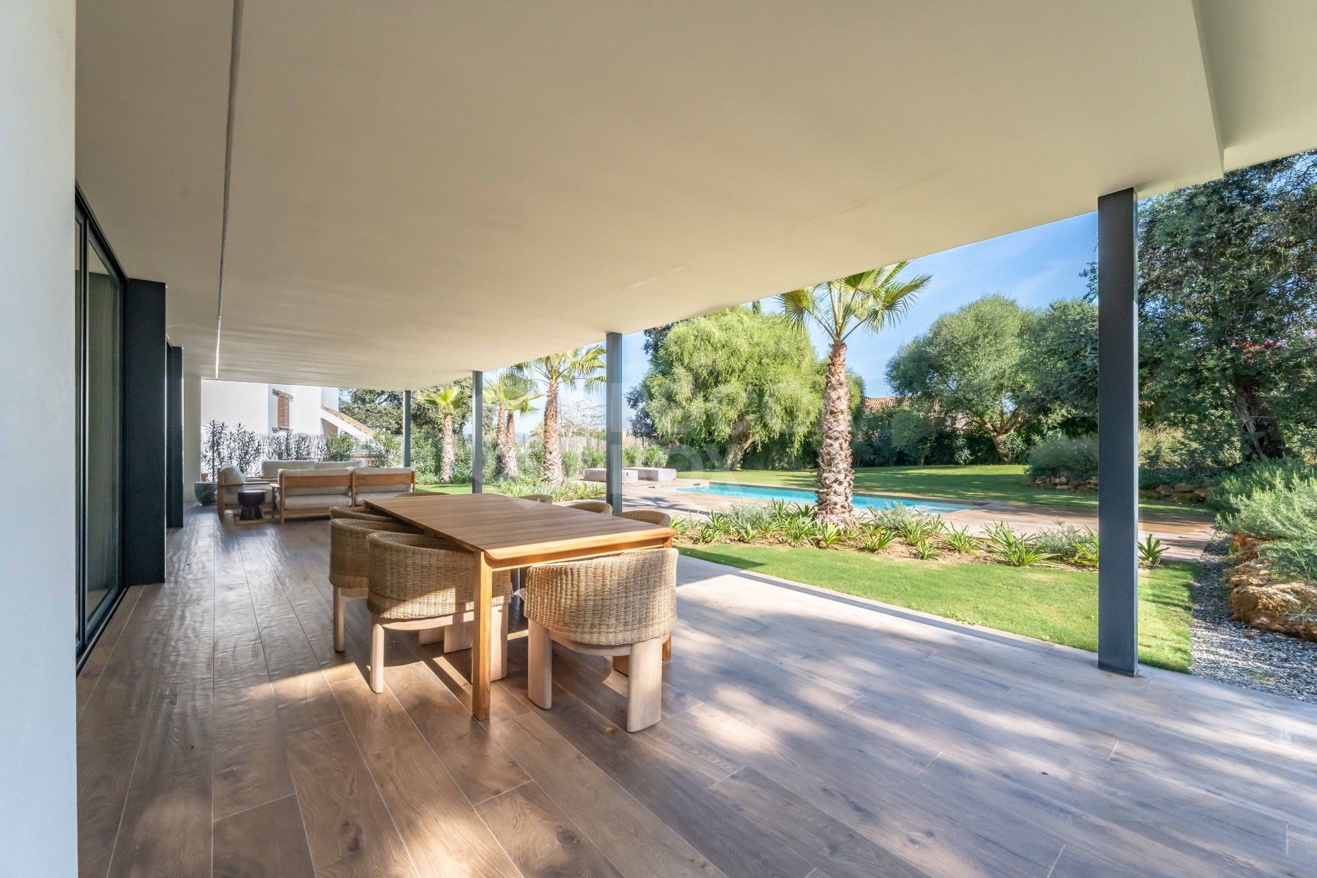 Villa KOA de Lago Architects: New build villa for sale in Sotogrande Costa