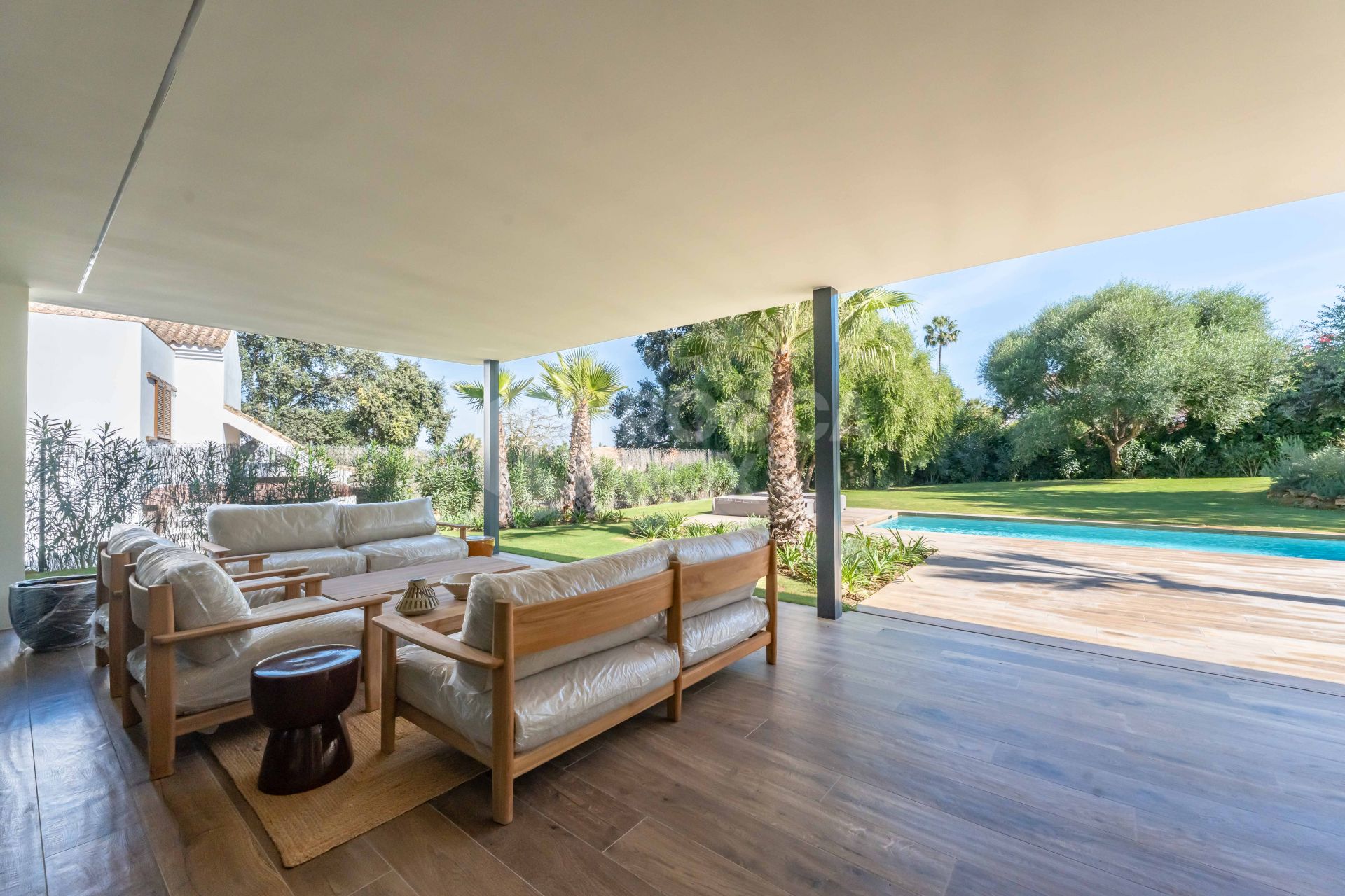 Villa KOA de Lago Architects: New build villa for sale in Sotogrande Costa