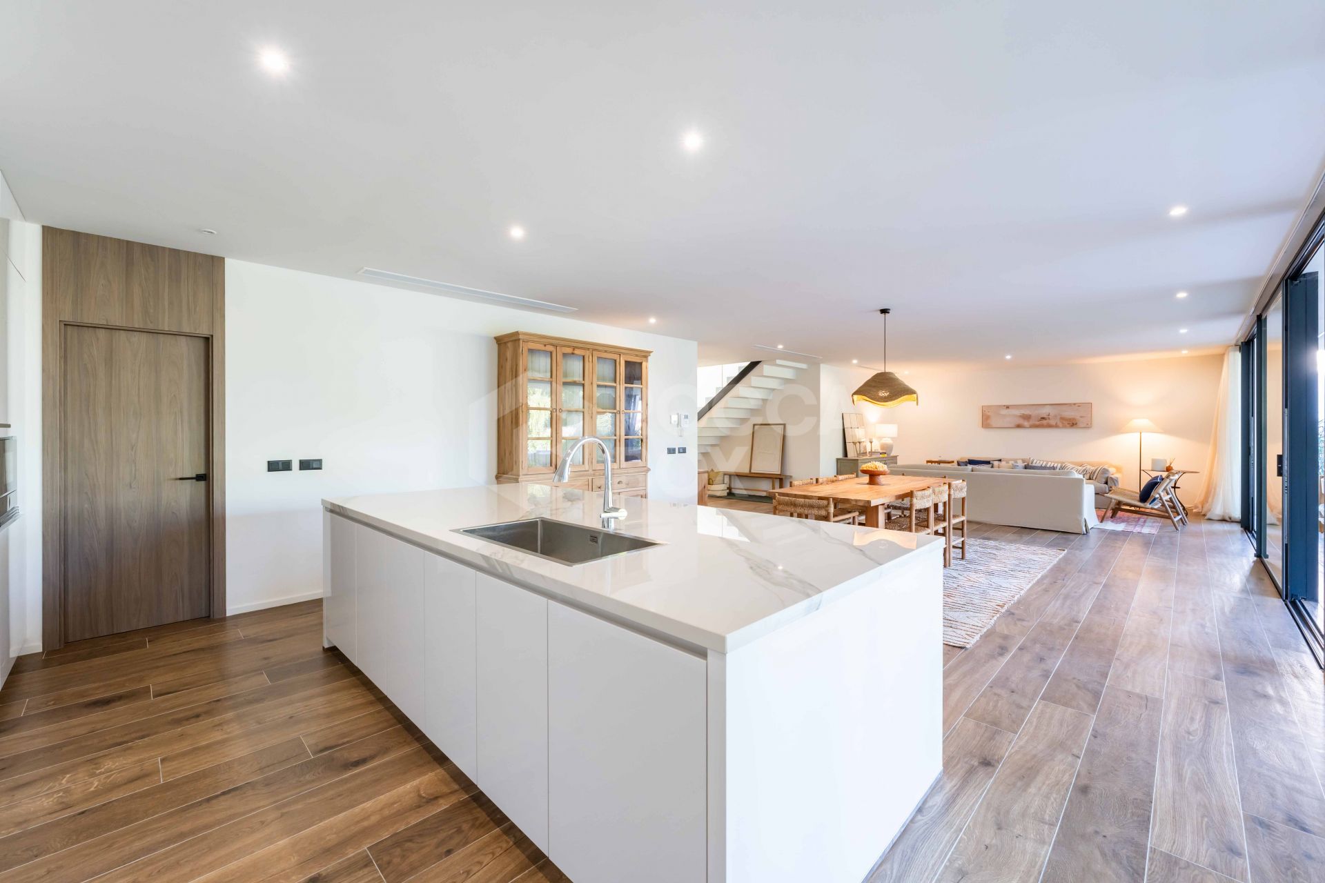 Villa KOA de Lago Architects: New build villa for sale in Sotogrande Costa