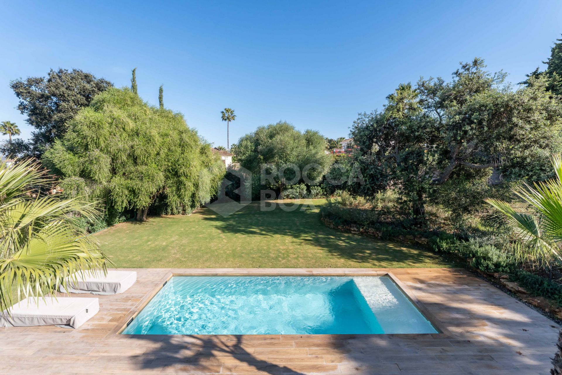 Villa KOA de Lago Architects: New build villa for sale in Sotogrande Costa