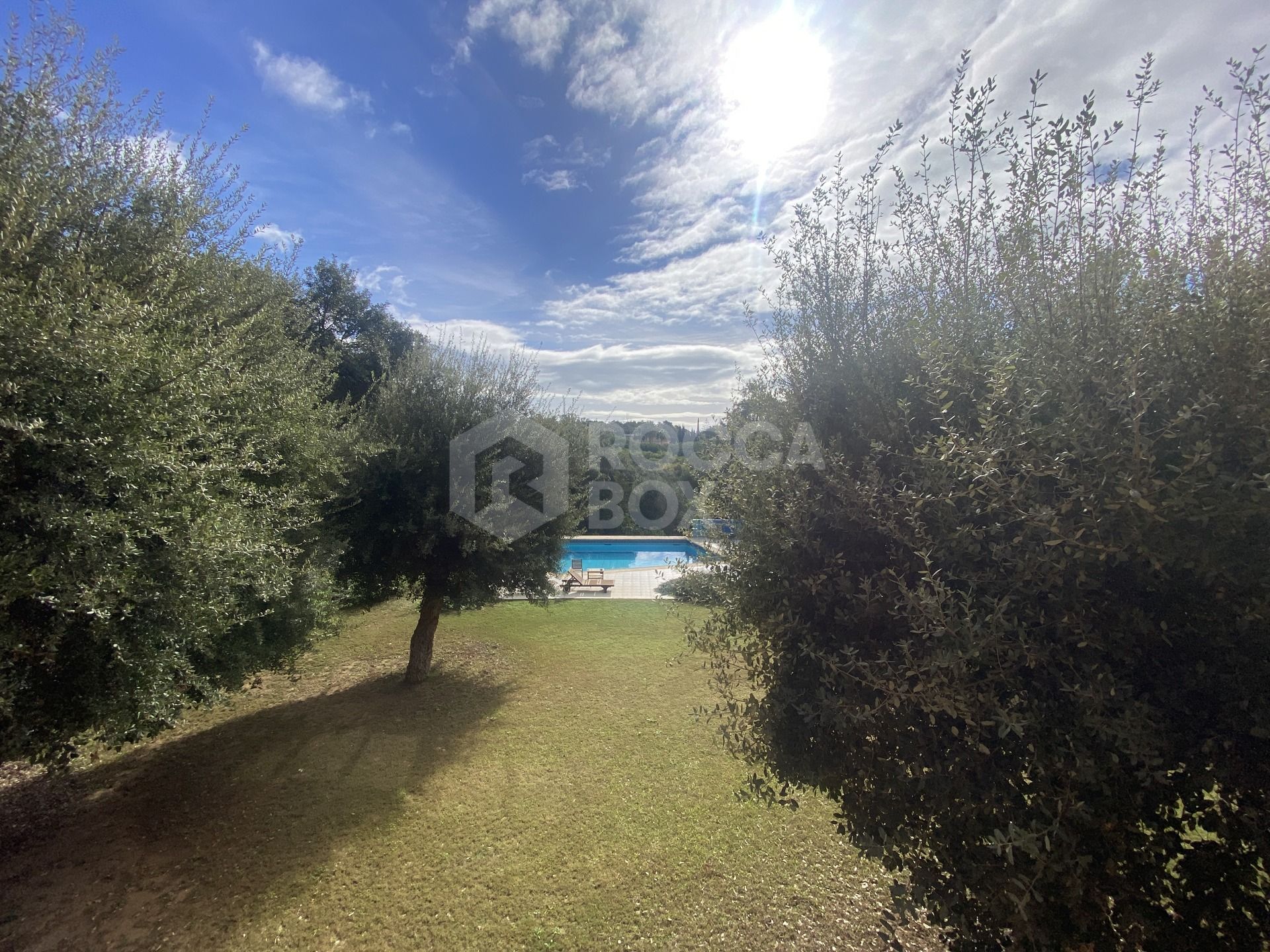 Villa for renovation in Sotogrande Alto