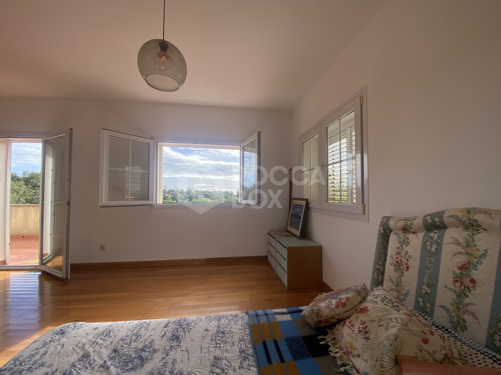 Villa for renovation in Sotogrande Alto