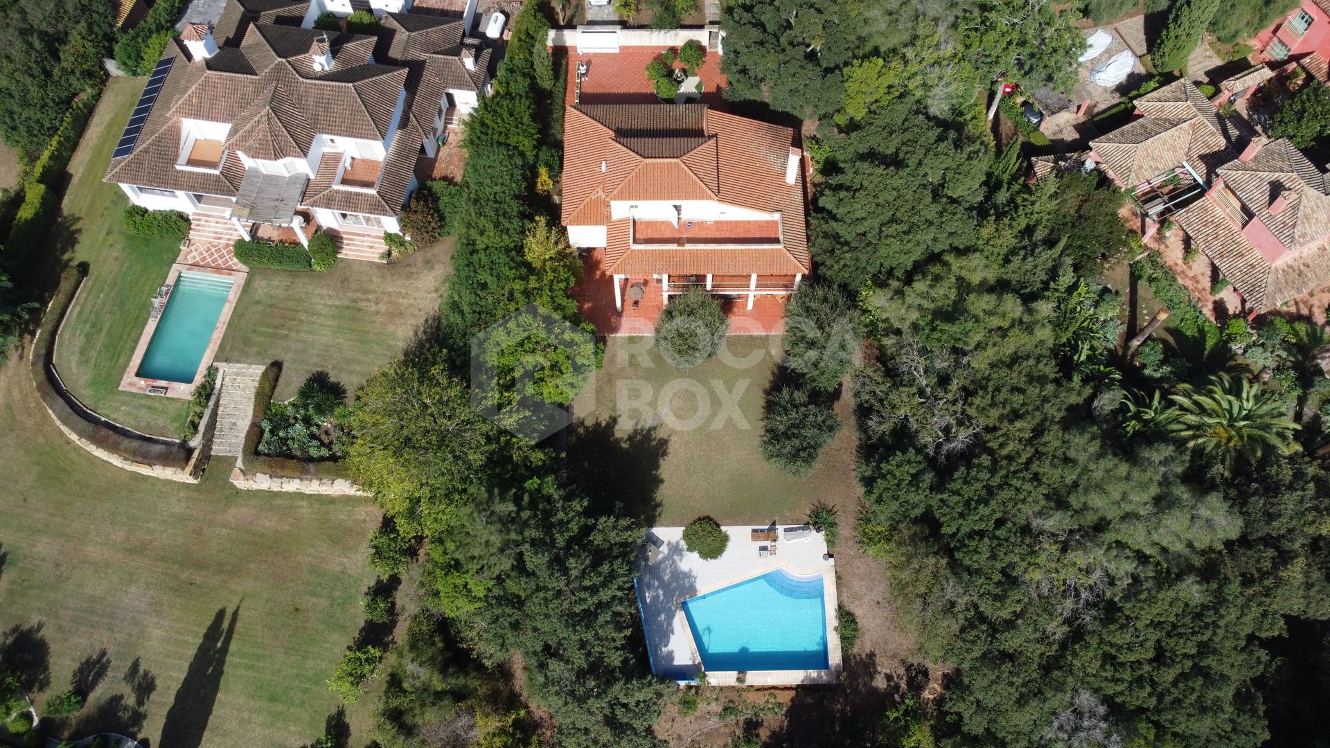 Villa for renovation in Sotogrande Alto