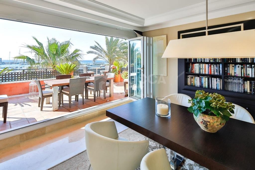 Luxury Penthouse with Stunning Marina and Sea Views in Sotogrande