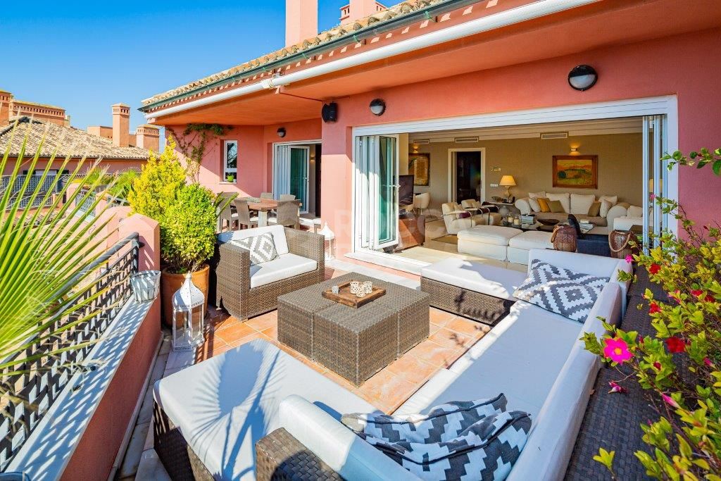 Luxury Penthouse with Stunning Marina and Sea Views in Sotogrande