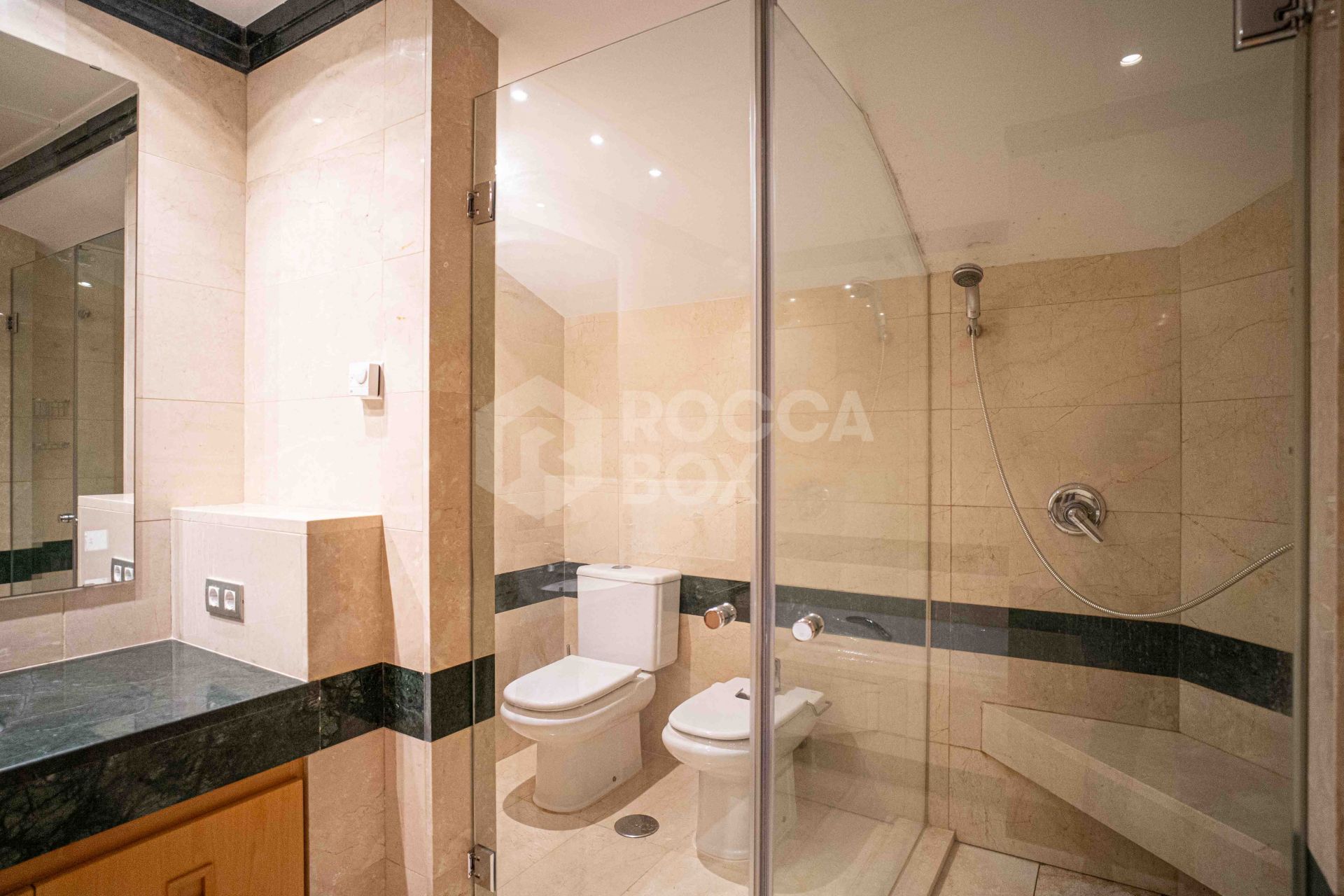 Outstanding frontline golf duplex penthouse