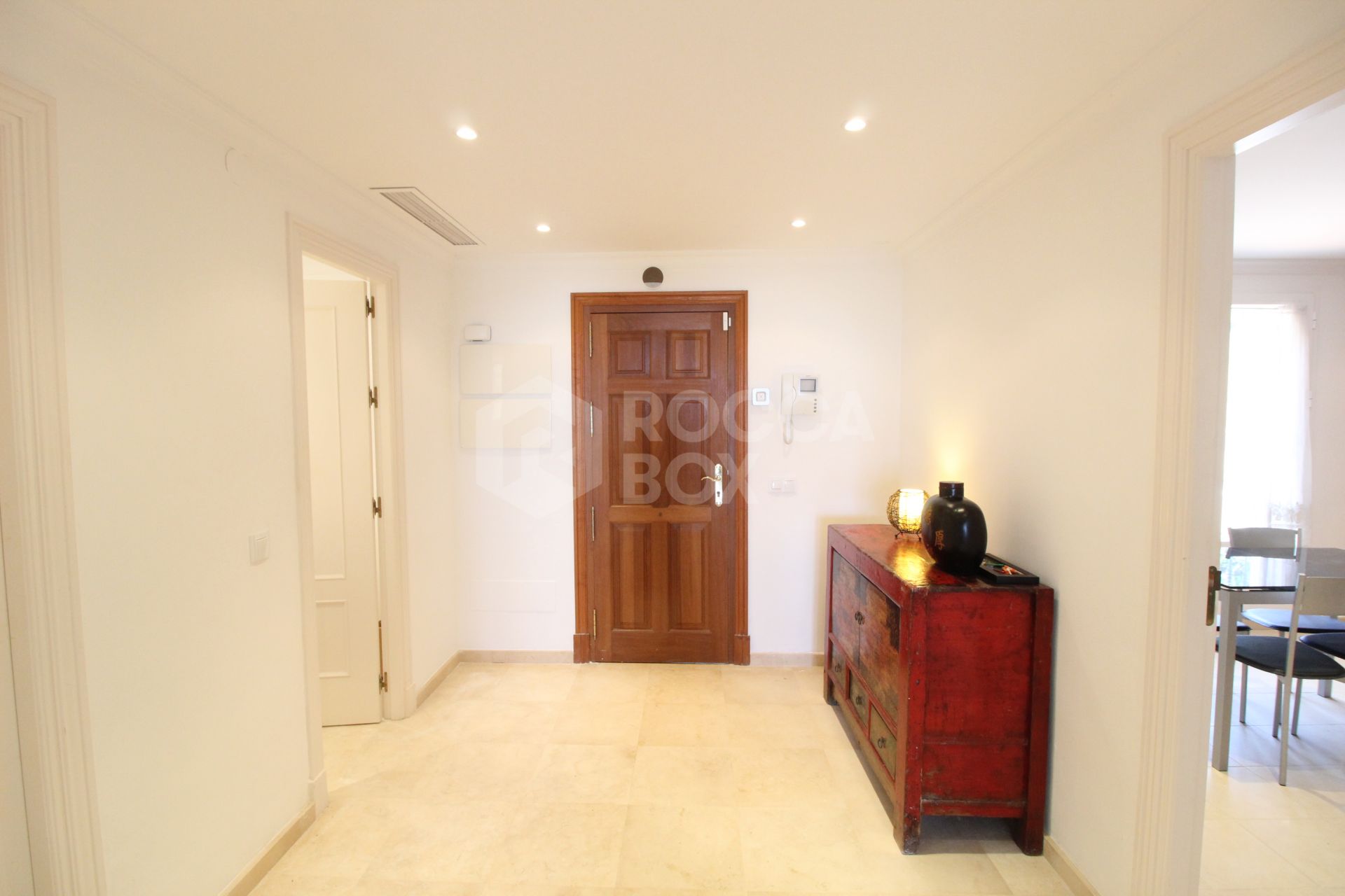 BEAUTIFULL AND PRIVATE SEMIDETACHED OPEN VIEWS TO THE SEA