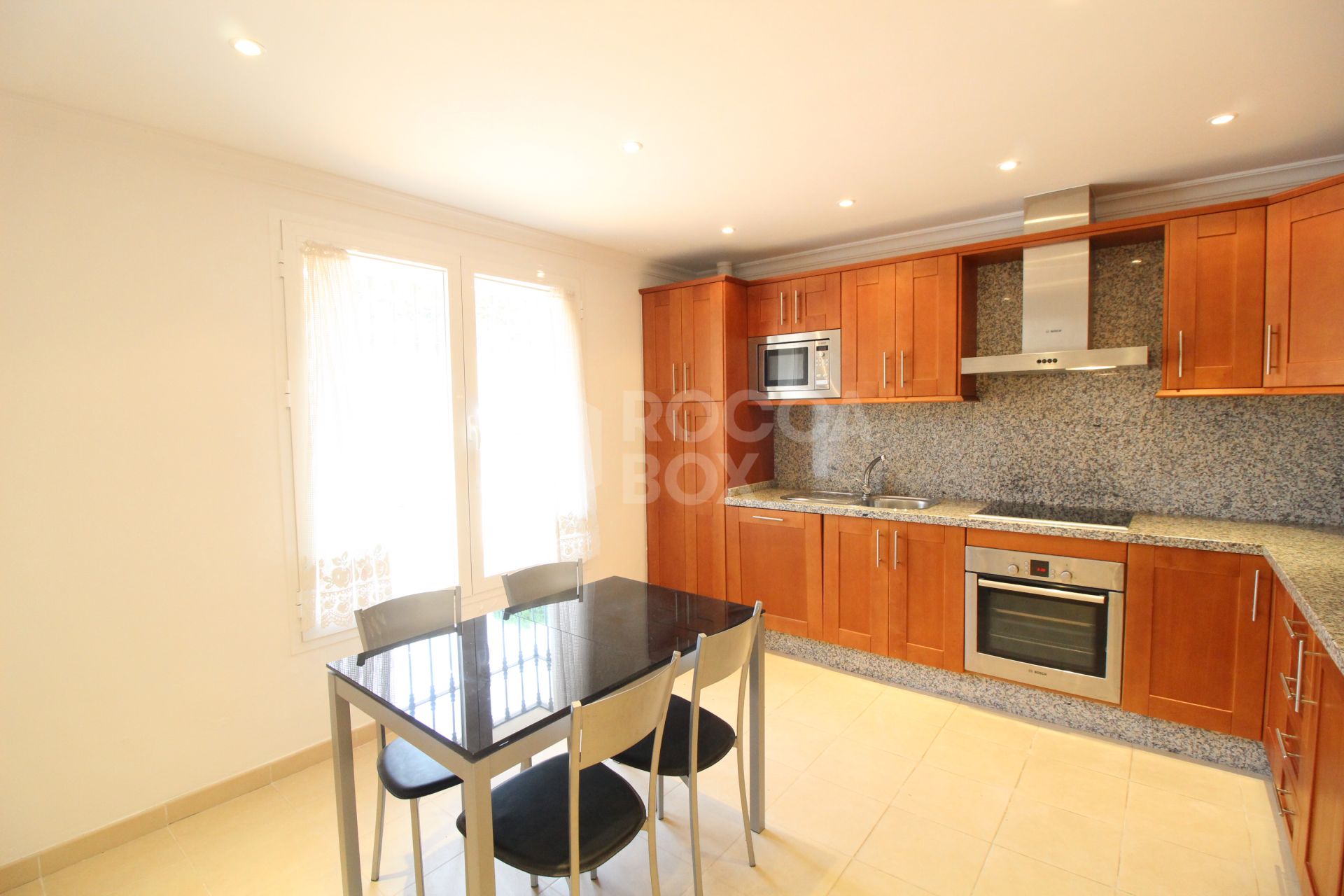 BEAUTIFULL AND PRIVATE SEMIDETACHED OPEN VIEWS TO THE SEA