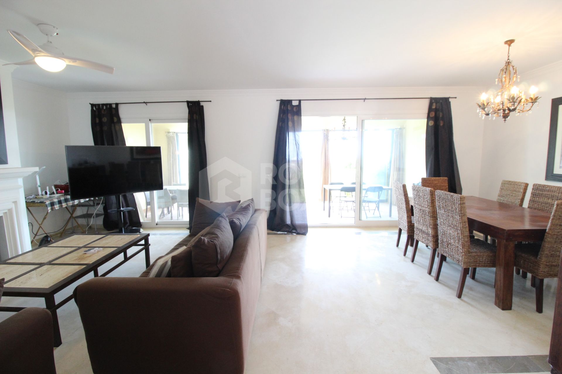 BEAUTIFULL AND PRIVATE SEMIDETACHED OPEN VIEWS TO THE SEA