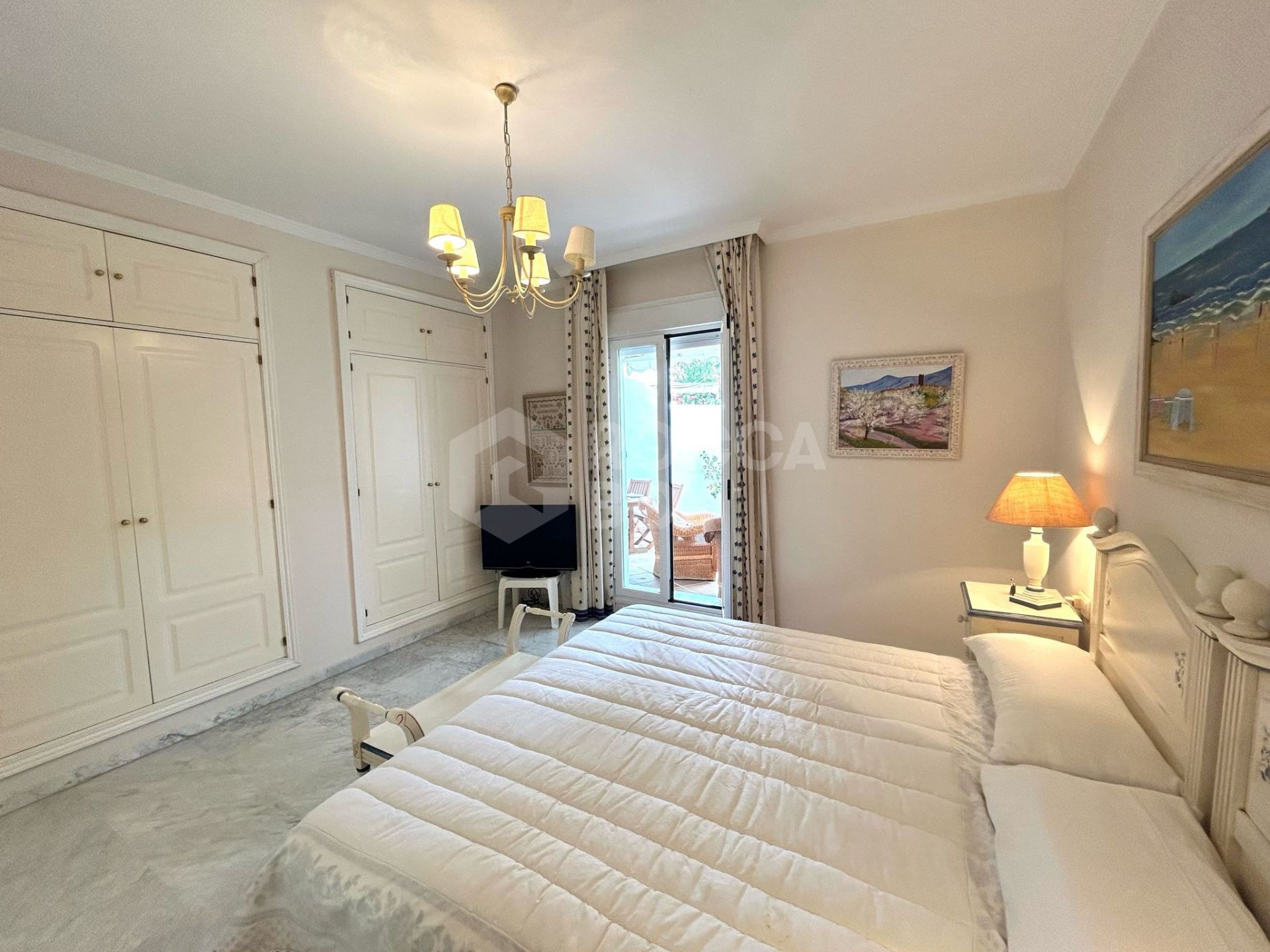 OPORTUNITY IN GOLDEN MILE! GRATE APARTMENT OF 3 BED!