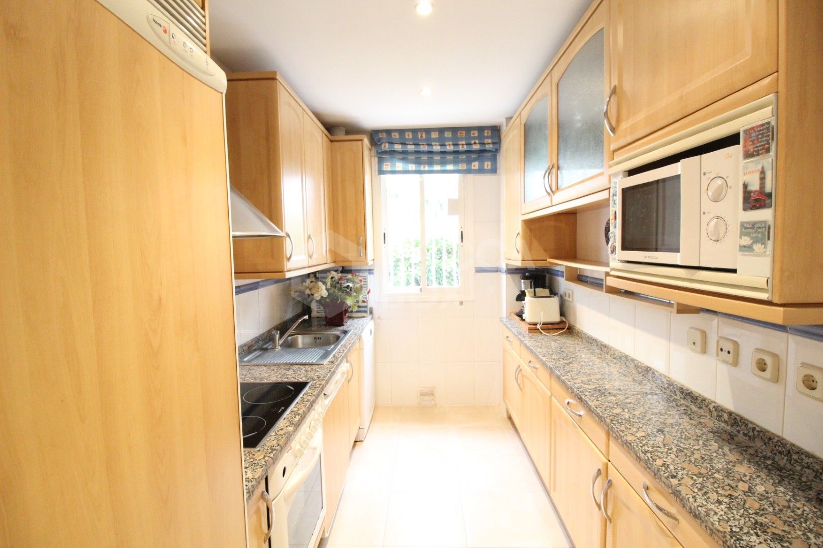 OPORTUNITY IN GOLDEN MILE! GRATE APARTMENT OF 3 BED!