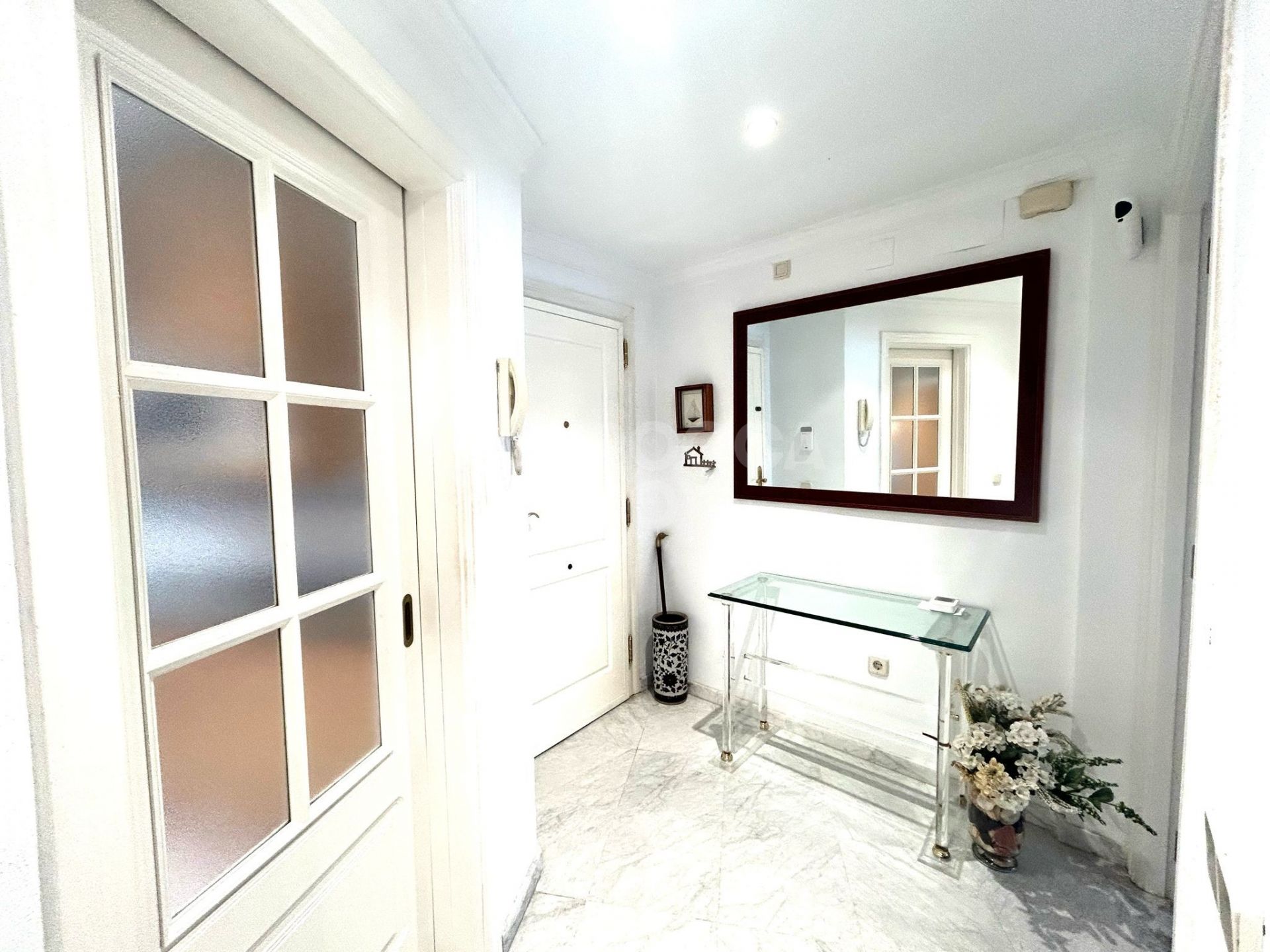 OPORTUNITY IN GOLDEN MILE! GRATE APARTMENT OF 3 BED!