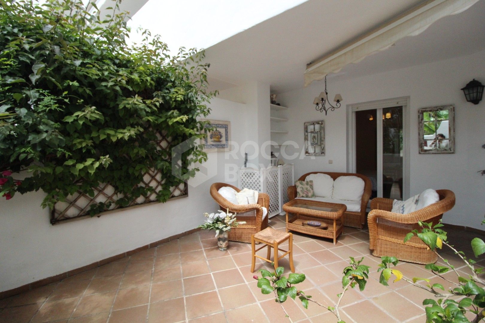 OPORTUNITY IN GOLDEN MILE! GRATE APARTMENT OF 3 BED!