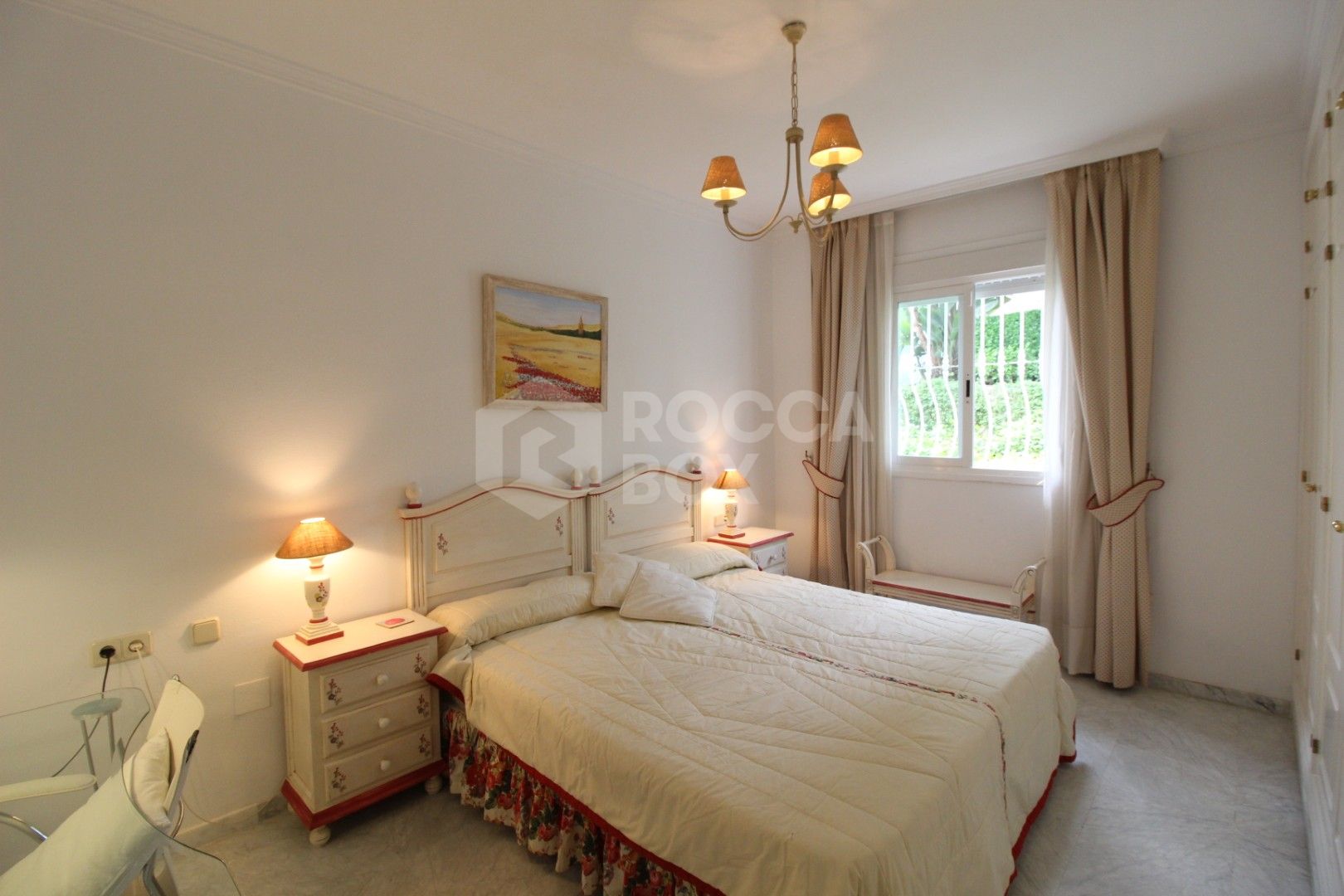 OPORTUNITY IN GOLDEN MILE! GRATE APARTMENT OF 3 BED!