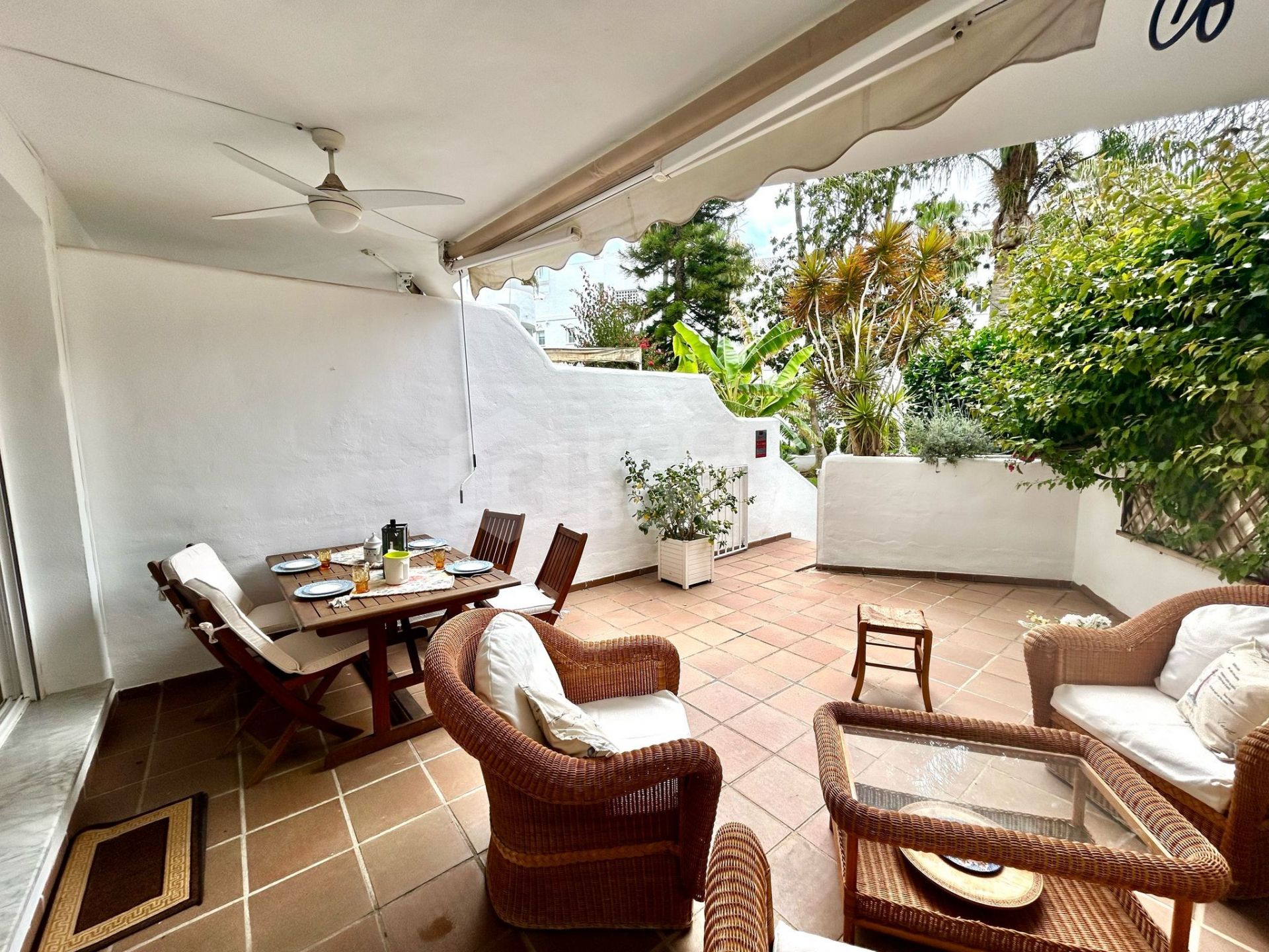 OPORTUNITY IN GOLDEN MILE! GRATE APARTMENT OF 3 BED!