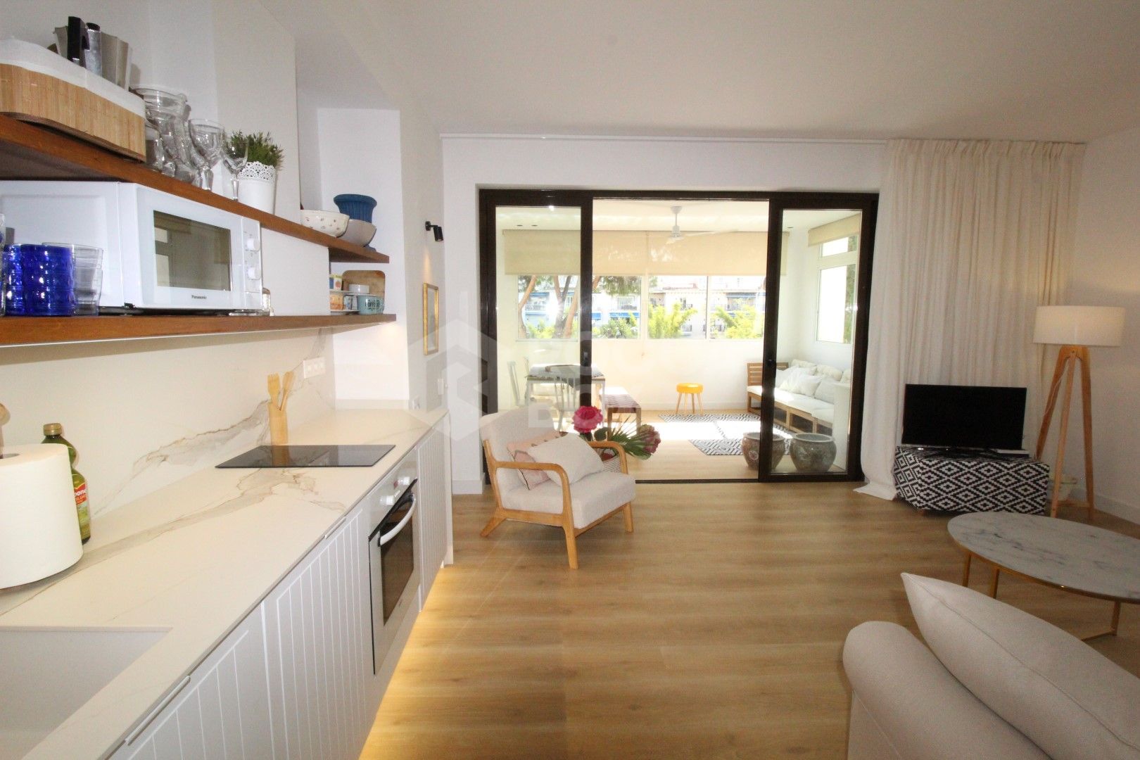 Beaches of the Duke apartment impeccable by the sea in front line beach