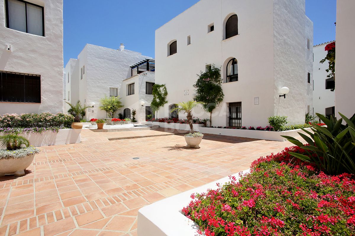 Beaches of the Duke apartment impeccable by the sea in front line beach