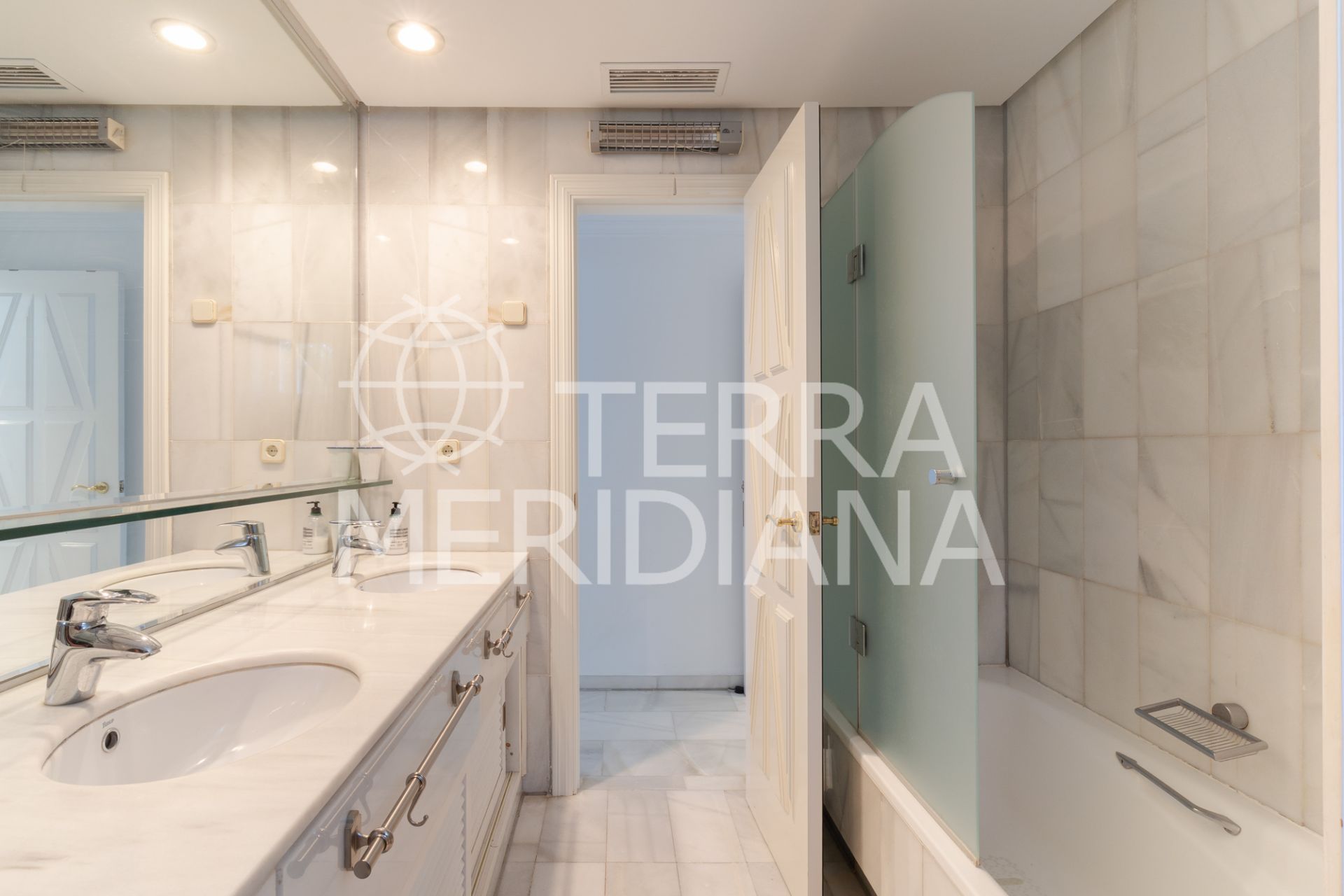 Duplex Penthouse in Marbella Golden Mile, Marbella