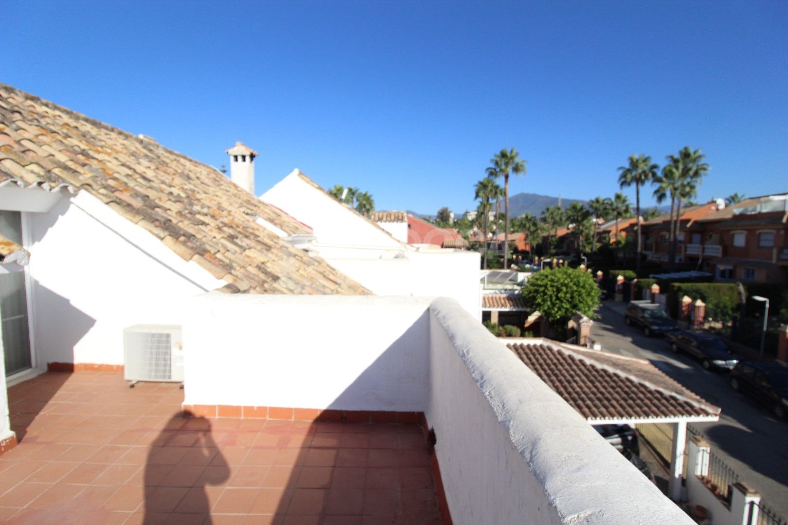 Super Large semidetached house with wonderfull private garden !!