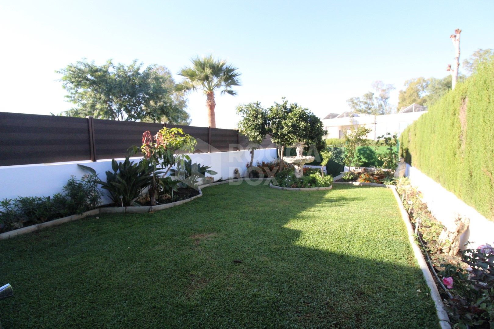 Super Large semidetached house with wonderfull private garden !!