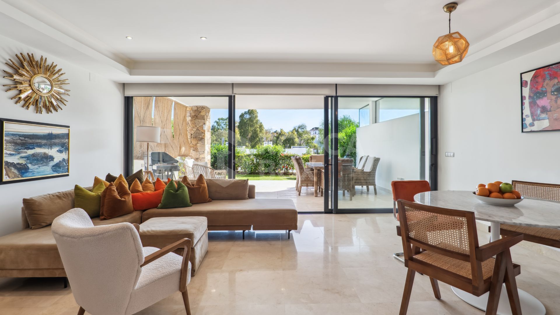 Elegant 3-Bedroom Townhouse with Panoramic Views Near Puerto Banús