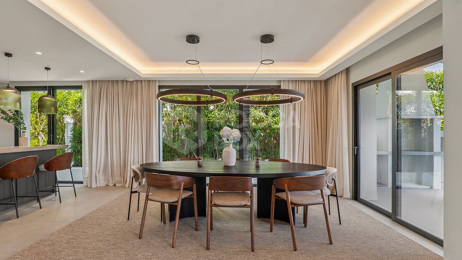 Welcome to Villa Rosalia — Refined Luxury with Stunning Seaviews in Nueva Andalucía, Marbella