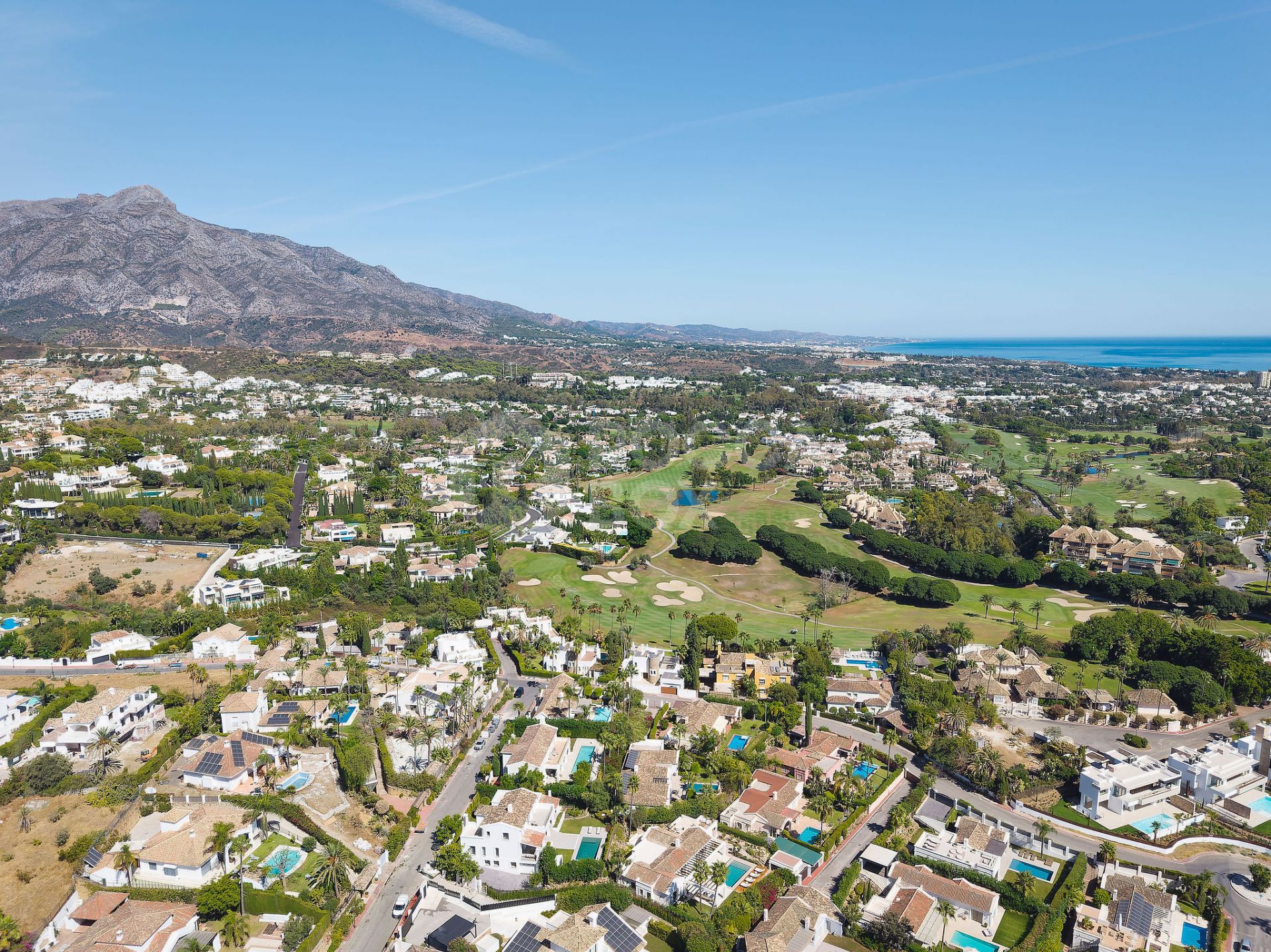 Welcome to Villa Rosalia — Refined Luxury with Stunning Seaviews in Nueva Andalucía, Marbella