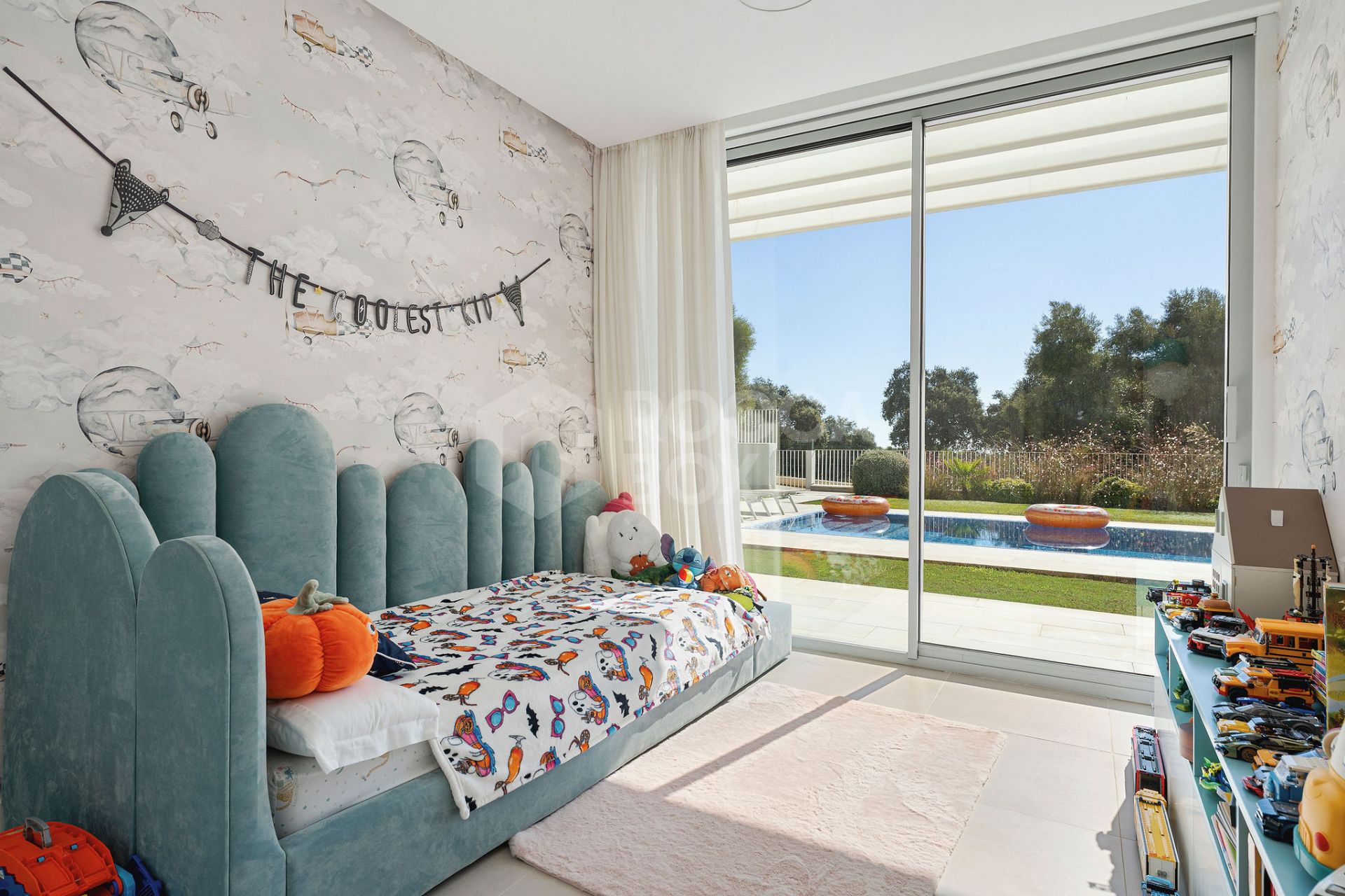 Contemporary Frontline Golf Villa with Panoramic Views in La Reserva, Sotogrande