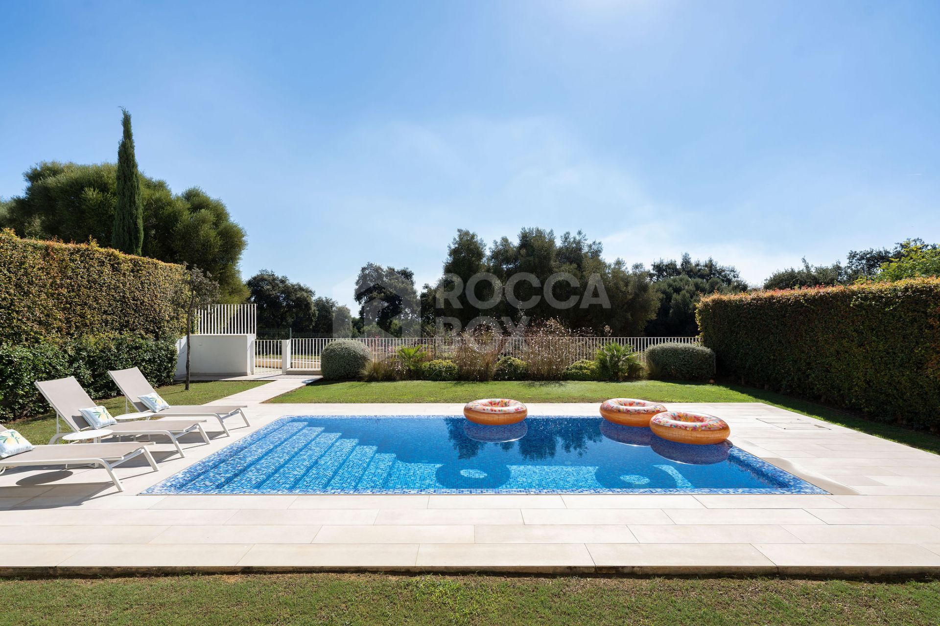 Contemporary Frontline Golf Villa with Panoramic Views in La Reserva, Sotogrande