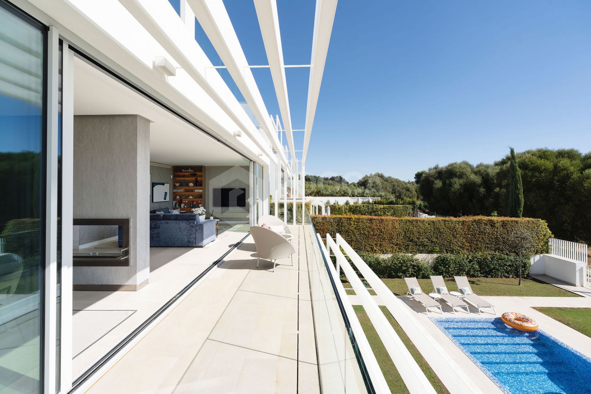 Contemporary Frontline Golf Villa with Panoramic Views in La Reserva, Sotogrande