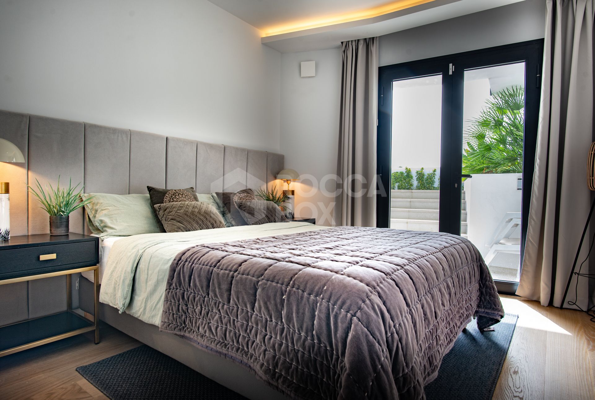 Modern 5-bedroom villa in La Quinta, Benahavís with sea, golf & mountain views, private pool, outdoor gym, and just 4 km from the beach