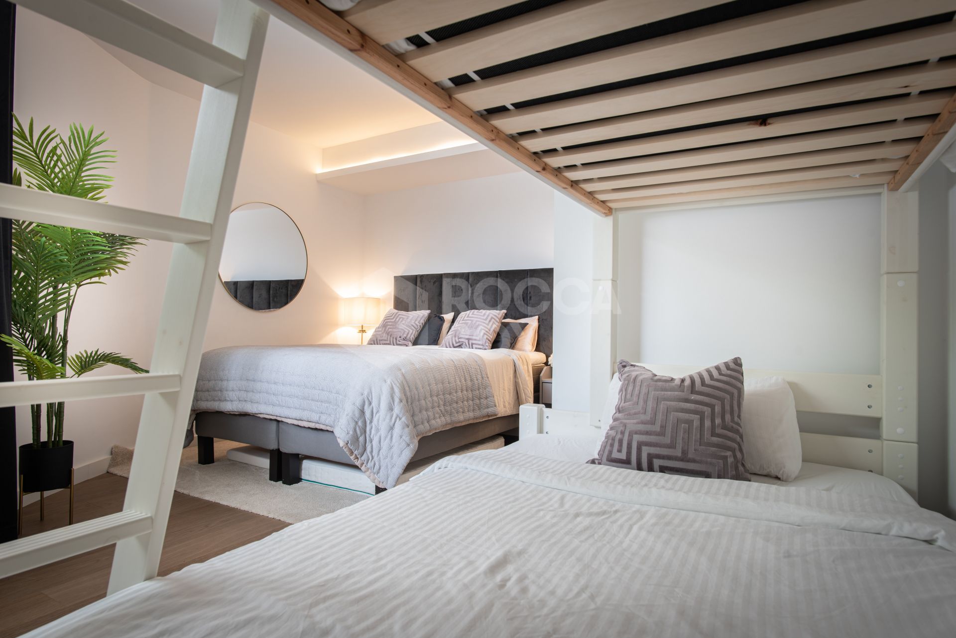 Modern 5-bedroom villa in La Quinta, Benahavís with sea, golf & mountain views, private pool, outdoor gym, and just 4 km from the beach