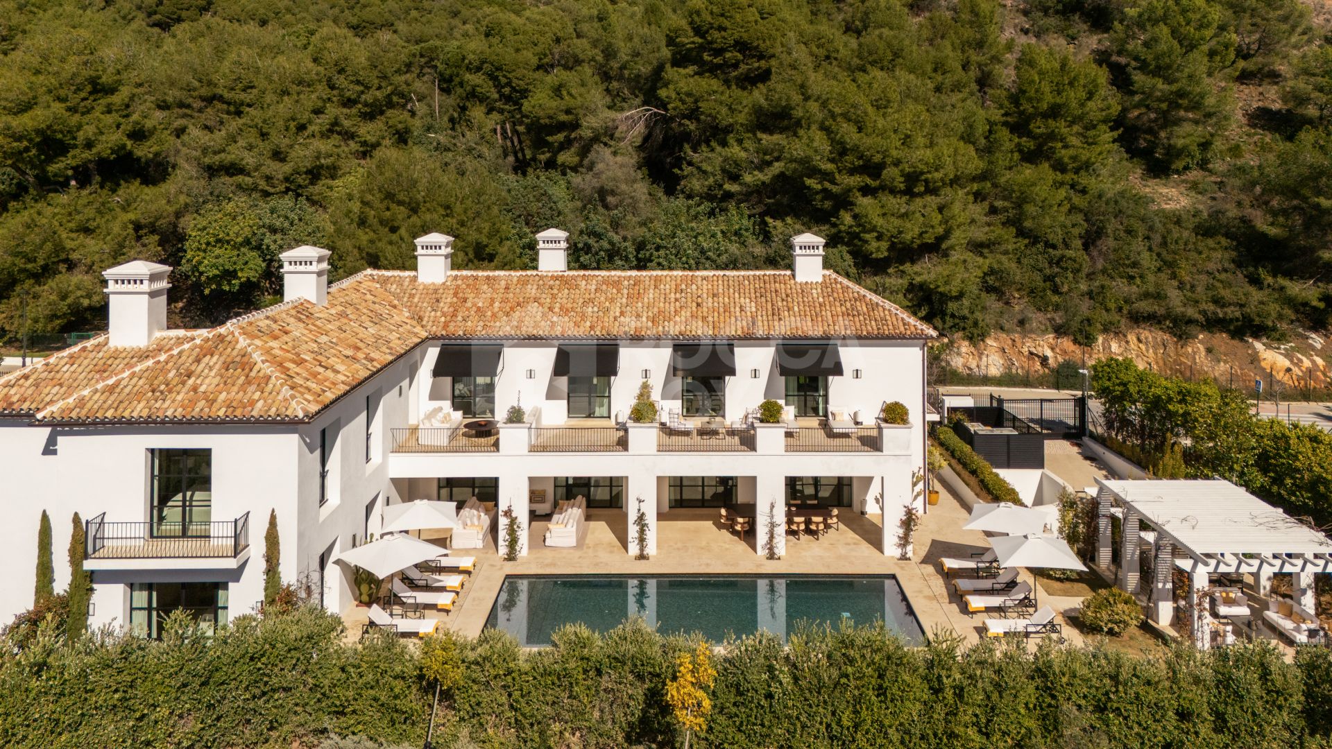 Casa Angelico in Cascada de Camoján offers timeless elegance, panoramic Mediterranean views, and luxury living in Marbella’s most exclusive enclave.