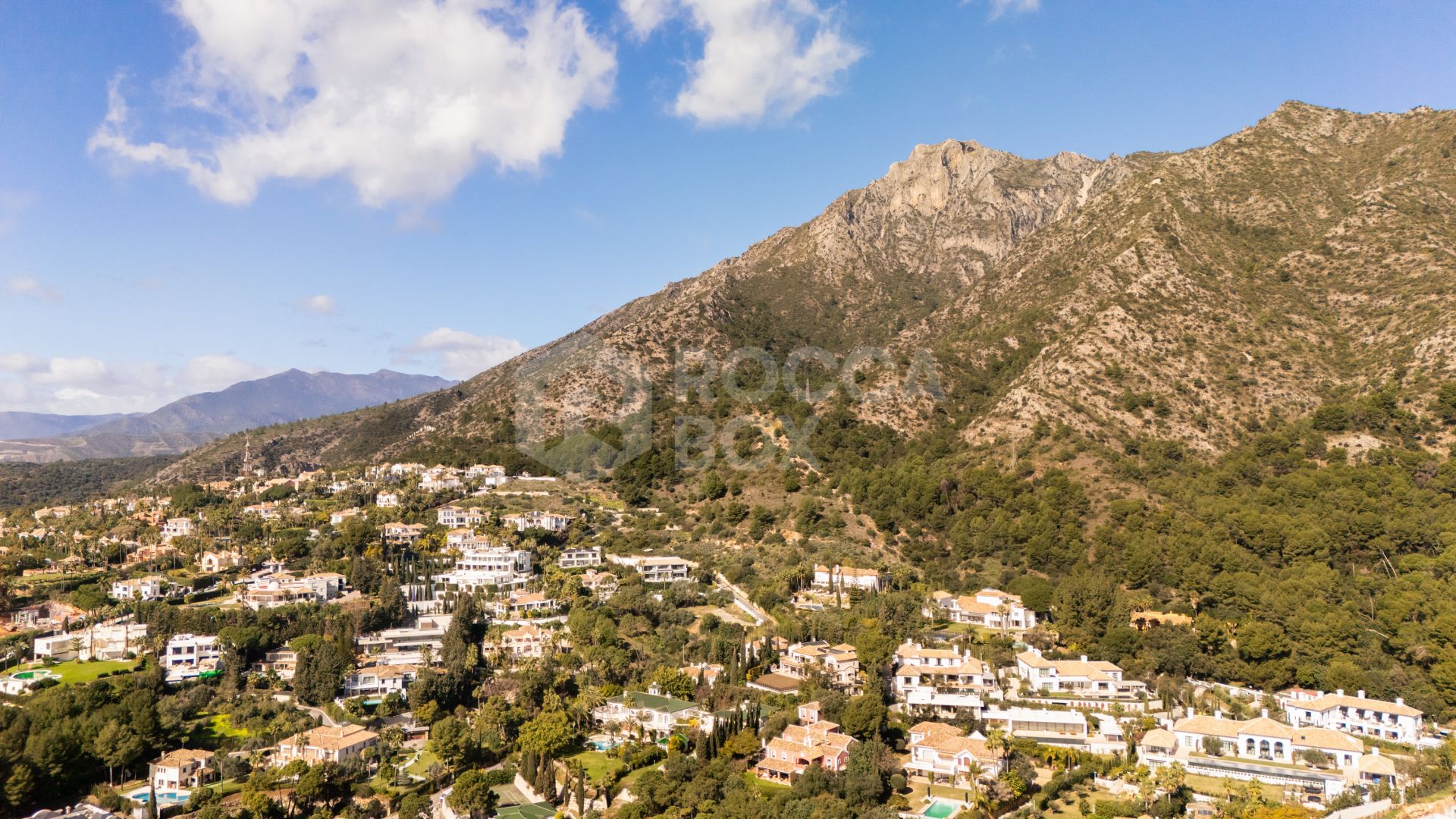 Casa Angelico in Cascada de Camoján offers timeless elegance, panoramic Mediterranean views, and luxury living in Marbella’s most exclusive enclave.