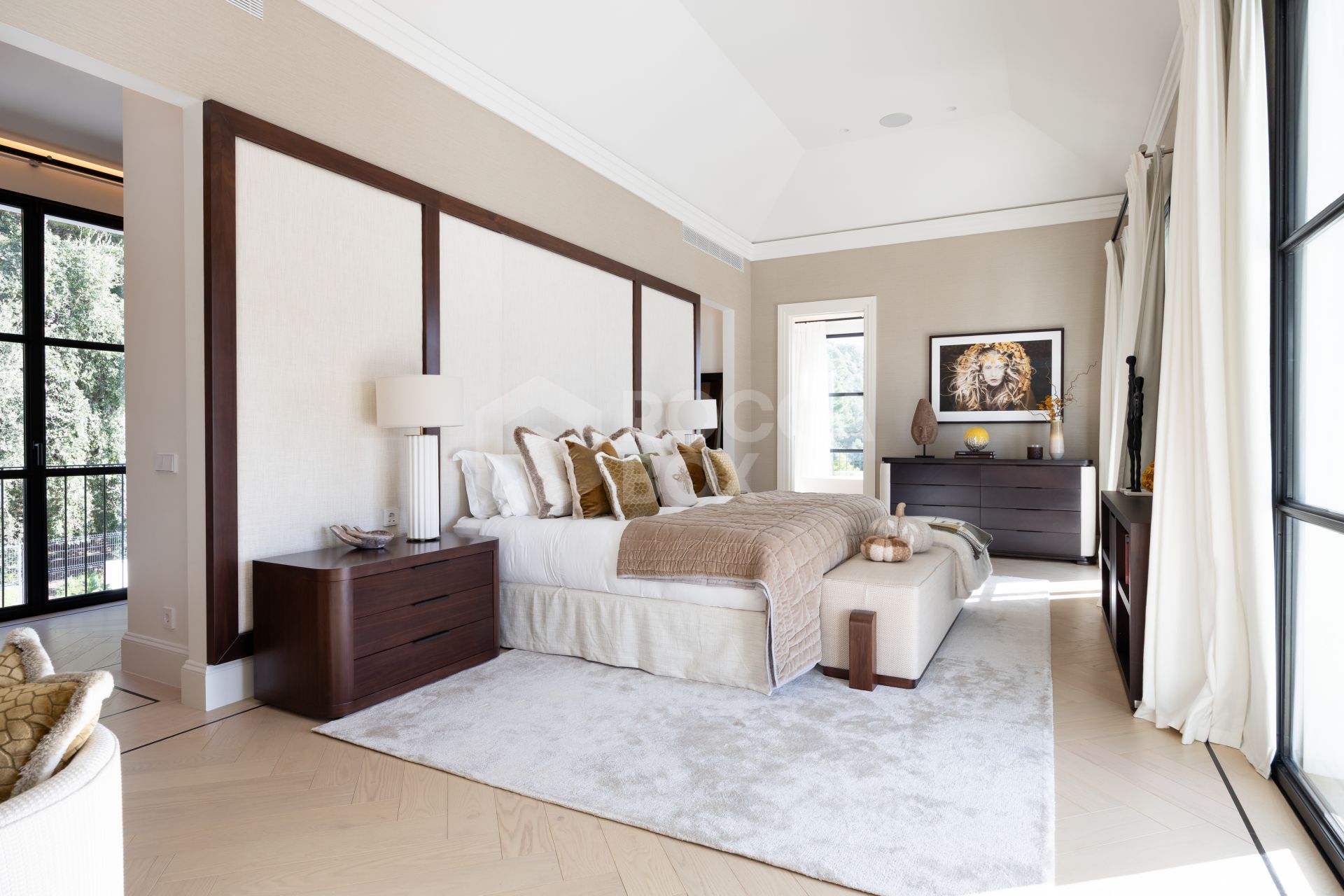 Casa Angelico in Cascada de Camoján offers timeless elegance, panoramic Mediterranean views, and luxury living in Marbella’s most exclusive enclave.