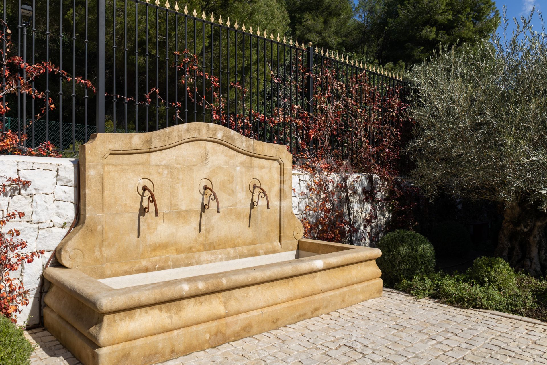 Casa Angelico in Cascada de Camoján offers timeless elegance, panoramic Mediterranean views, and luxury living in Marbella’s most exclusive enclave.