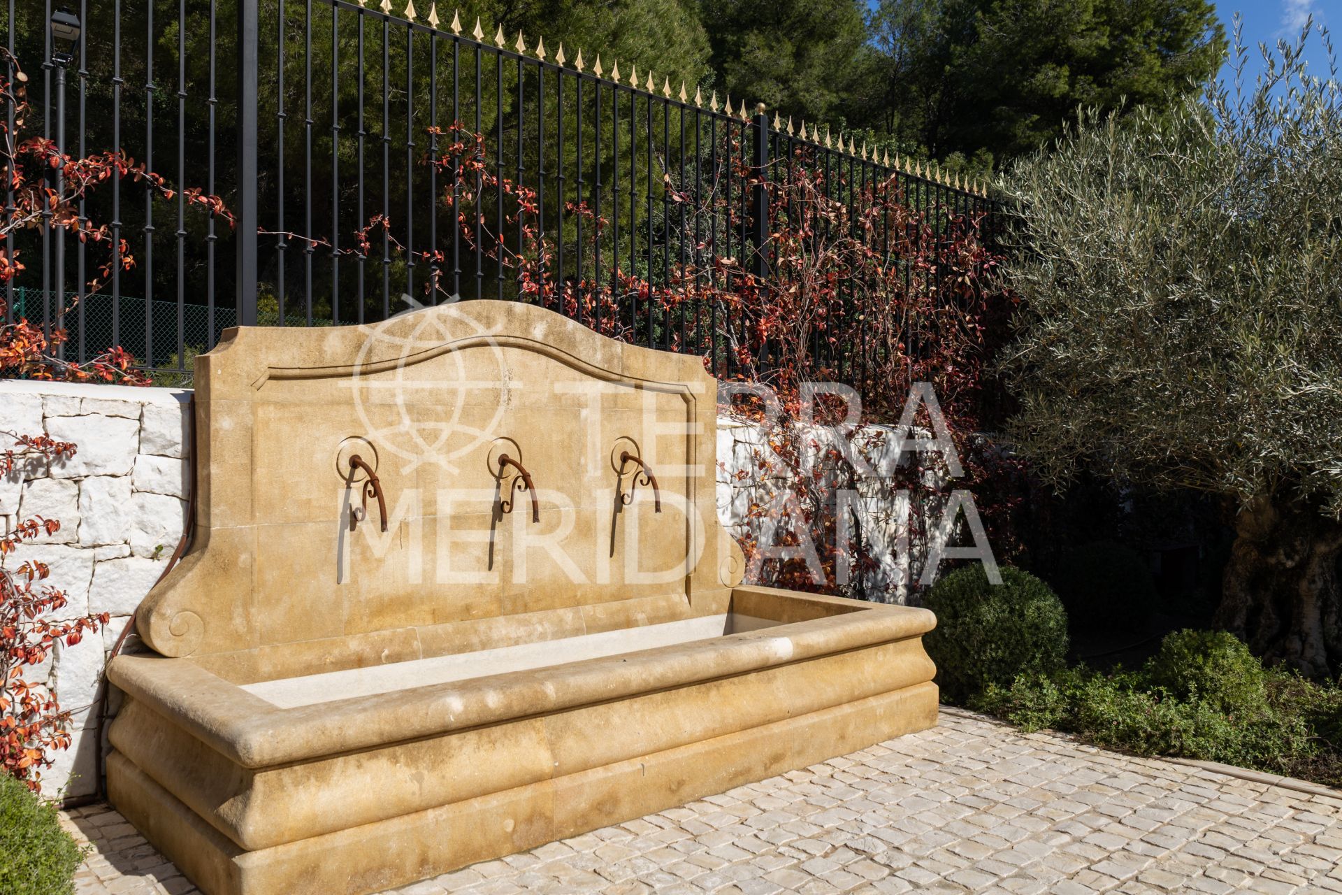 Villa in Cascada de Camojan, Marbella