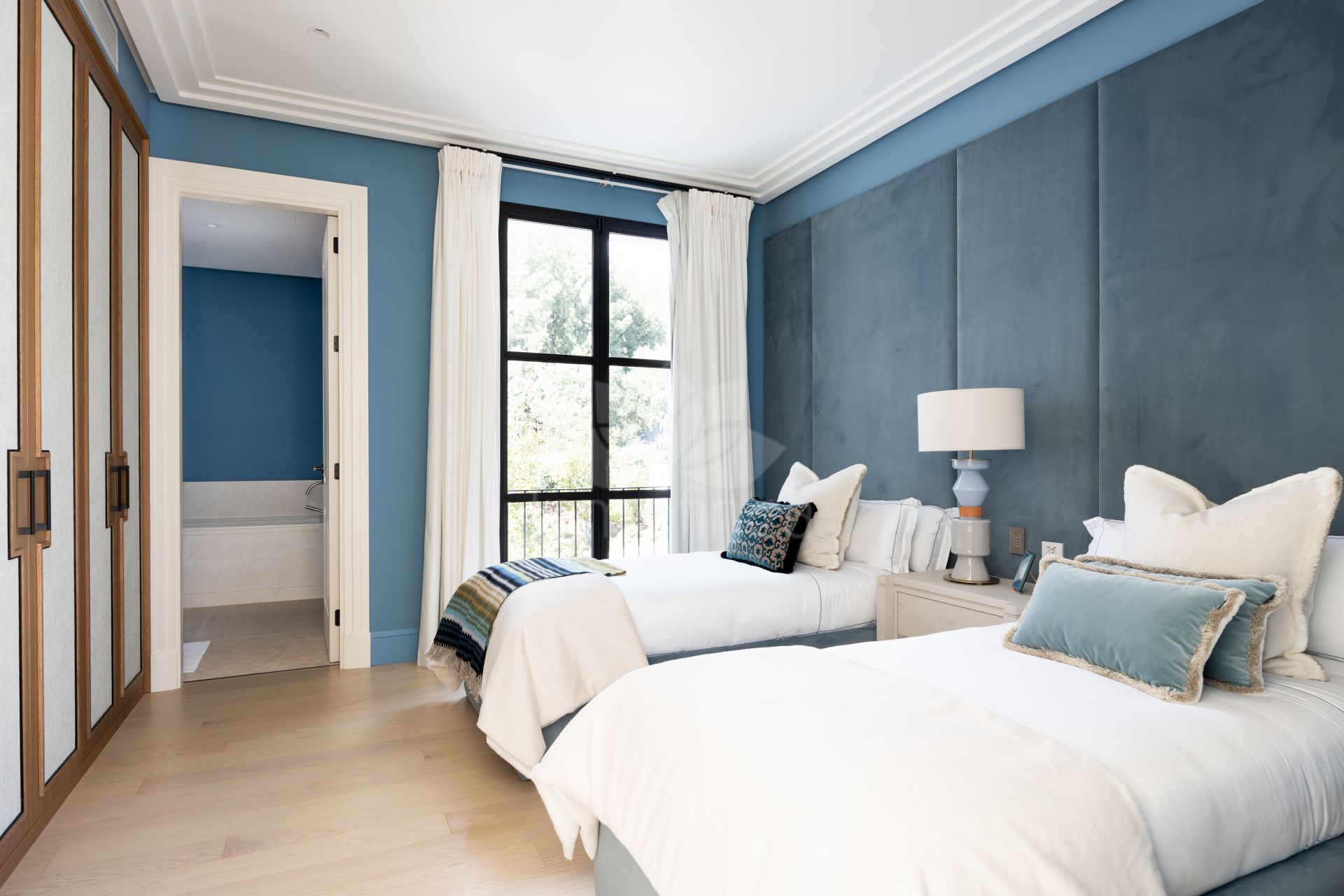 Villa en Cascada de Camojan, Marbella