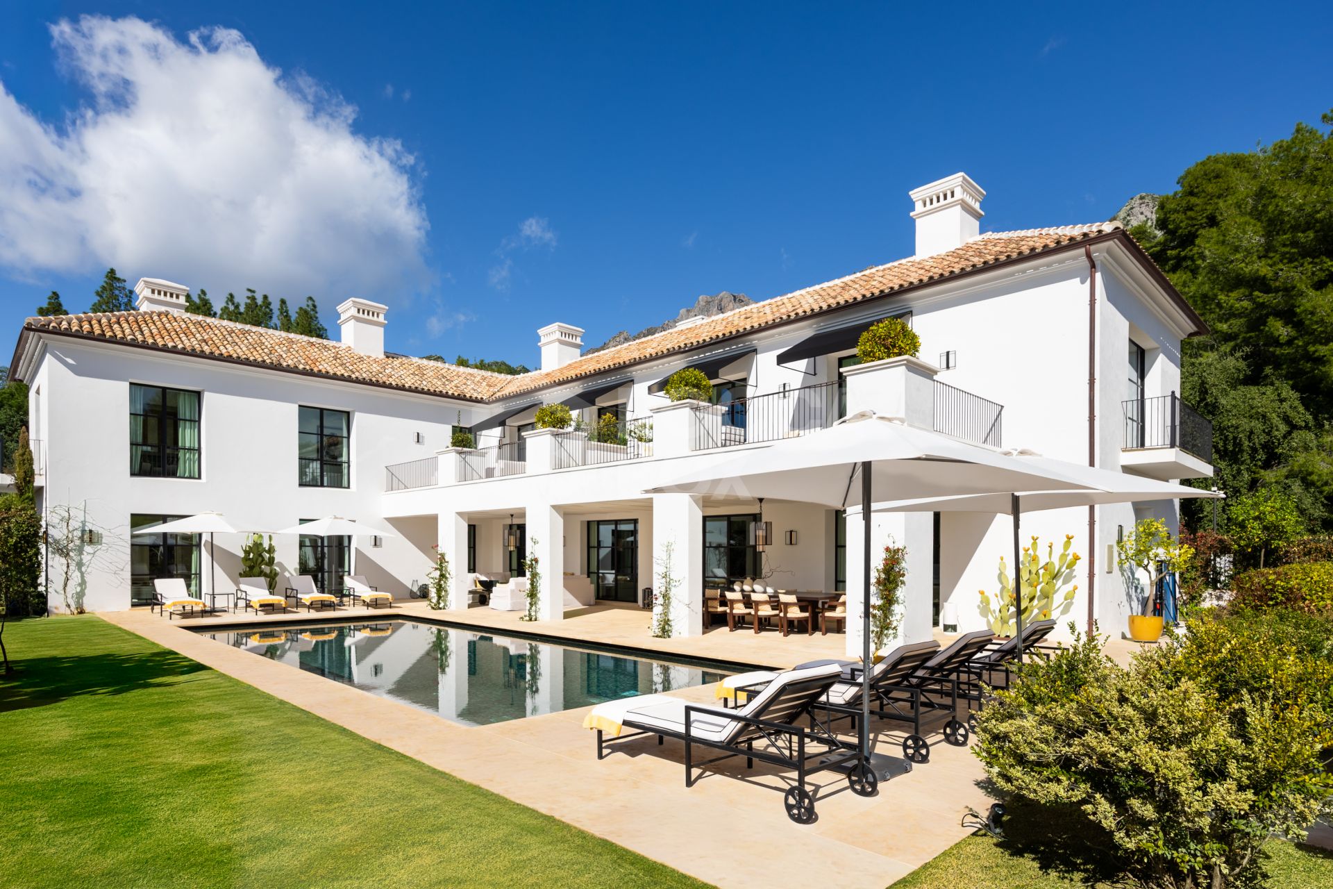 Casa Angelico in Cascada de Camoján offers timeless elegance, panoramic Mediterranean views, and luxury living in Marbella’s most exclusive enclave.