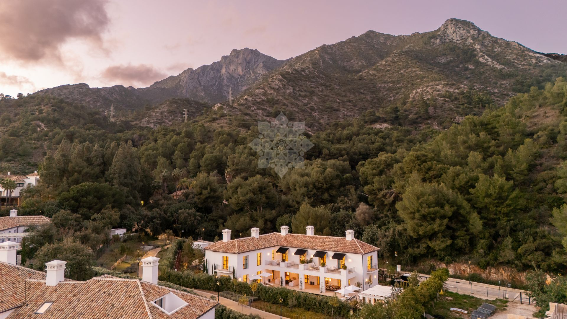 Villa in Cascada de Camojan, Marbella