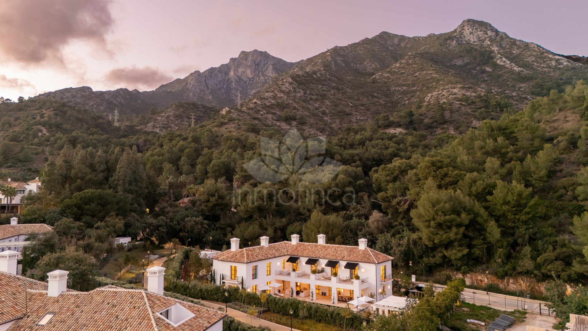 Villa en Cascada de Camojan, Marbella